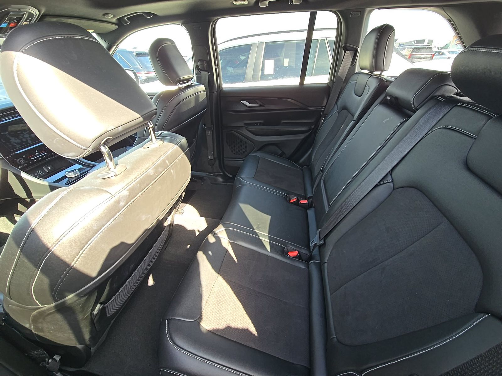 2023 Jeep Grand Cherokee Altitude RWD