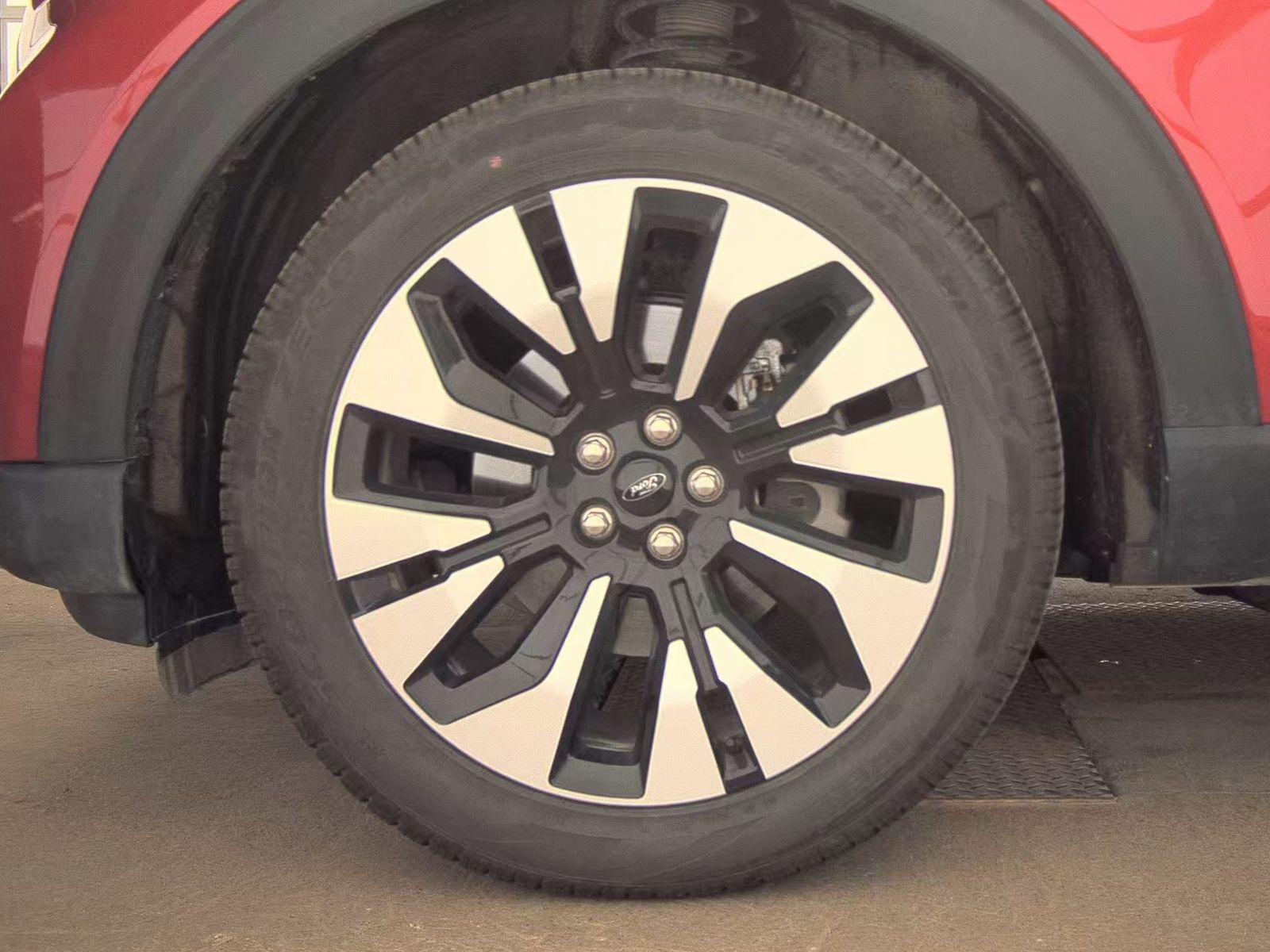 FORD EXPLORER - 10