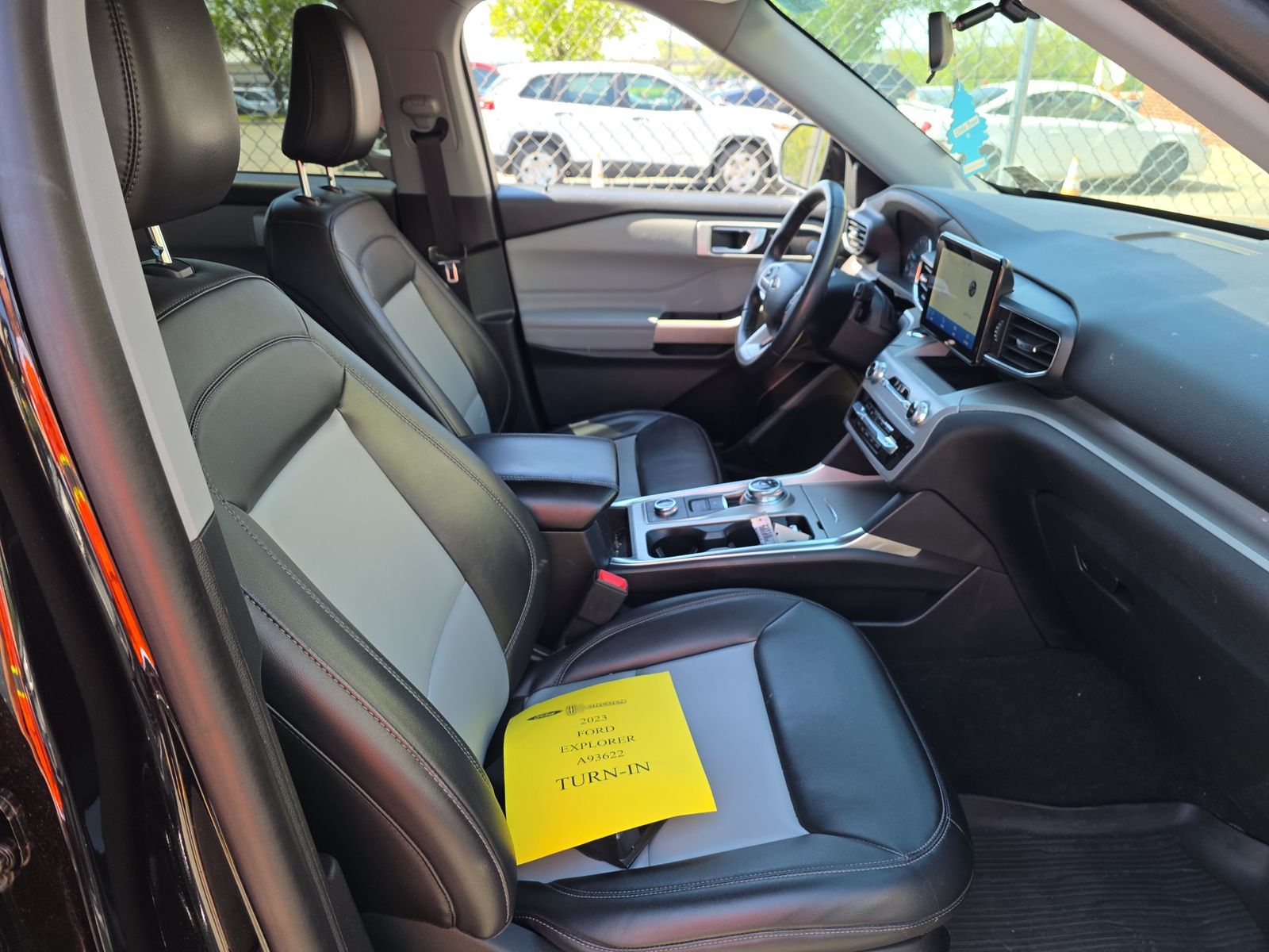 FORD EXPLORER - 9