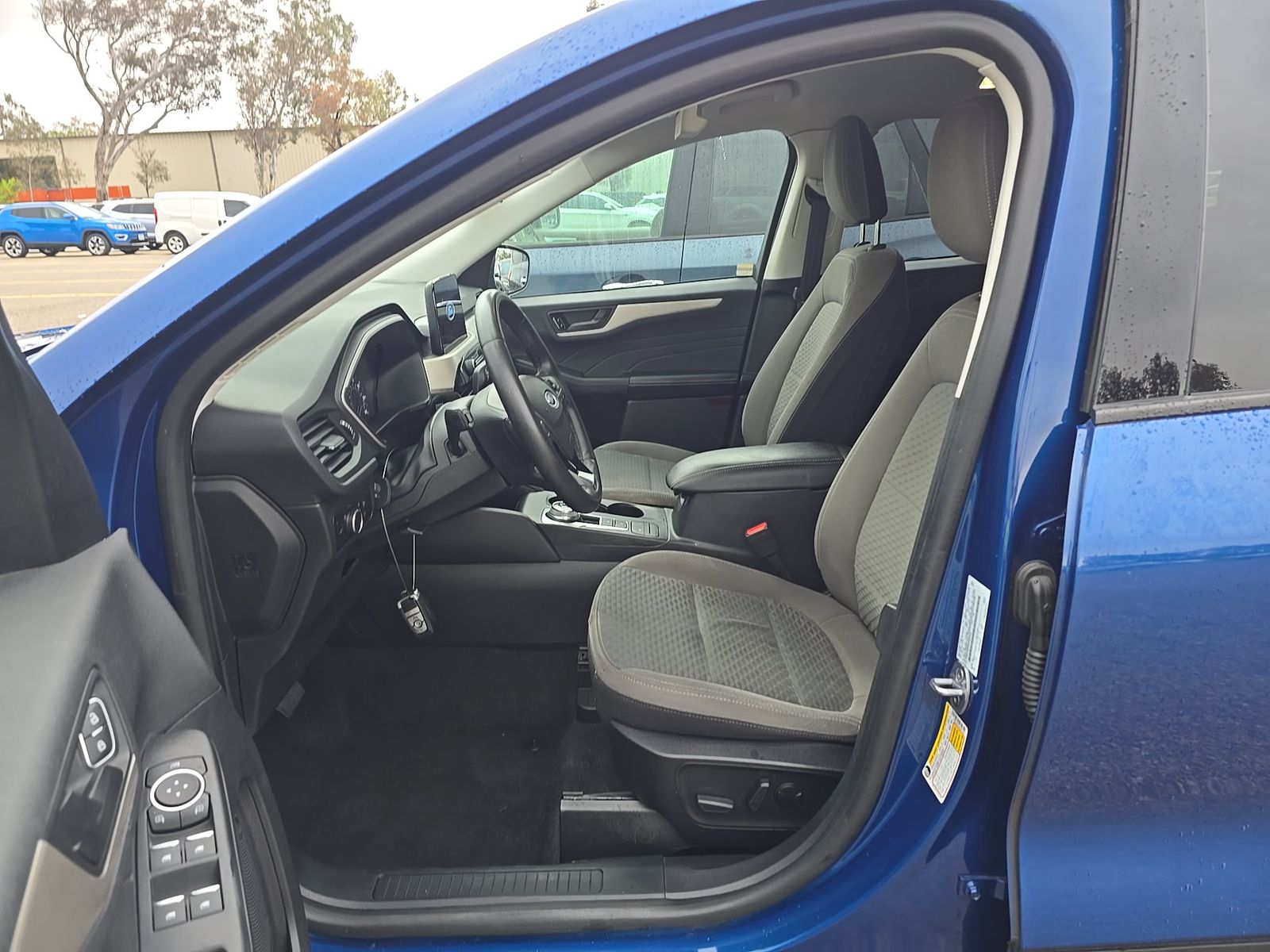 FORD ESCAPE - 8