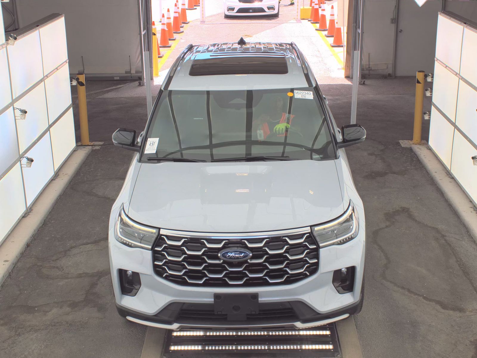 FORD EXPLORER - 3