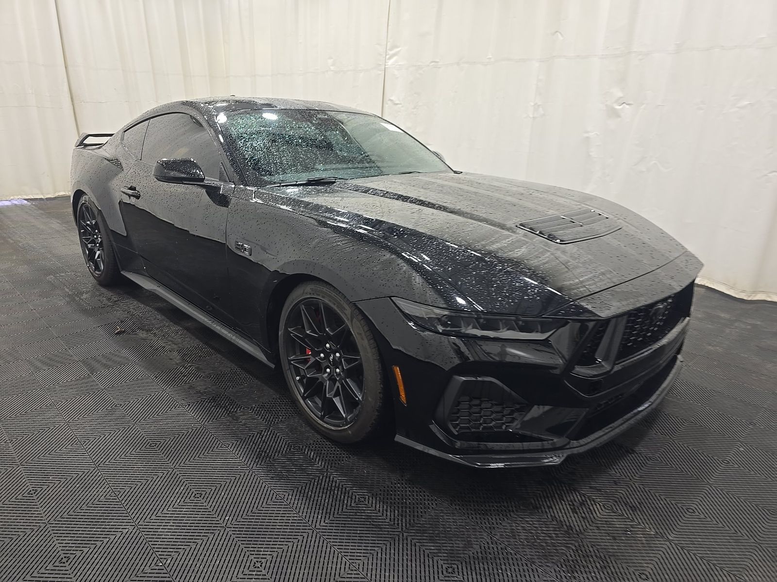 FORD MUSTANG - 4