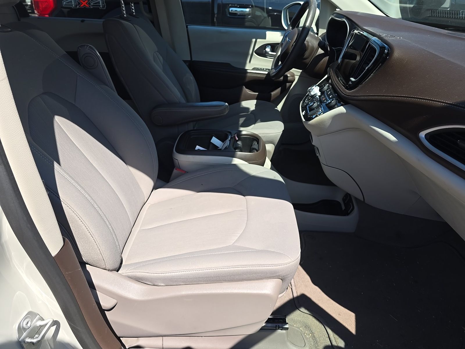 2021 Chrysler Pacifica Touring FWD