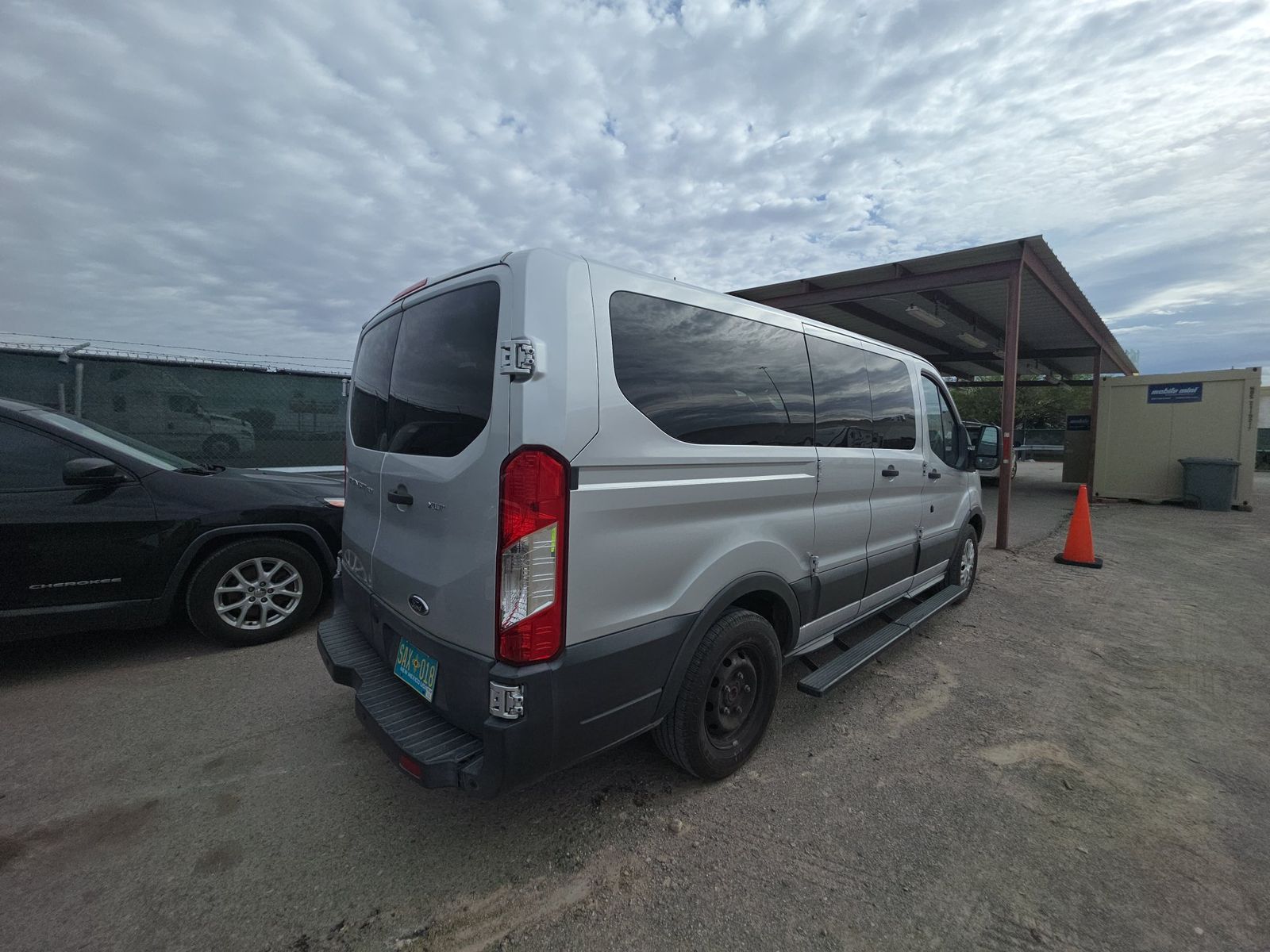 FORD TRANSIT 150 - 5