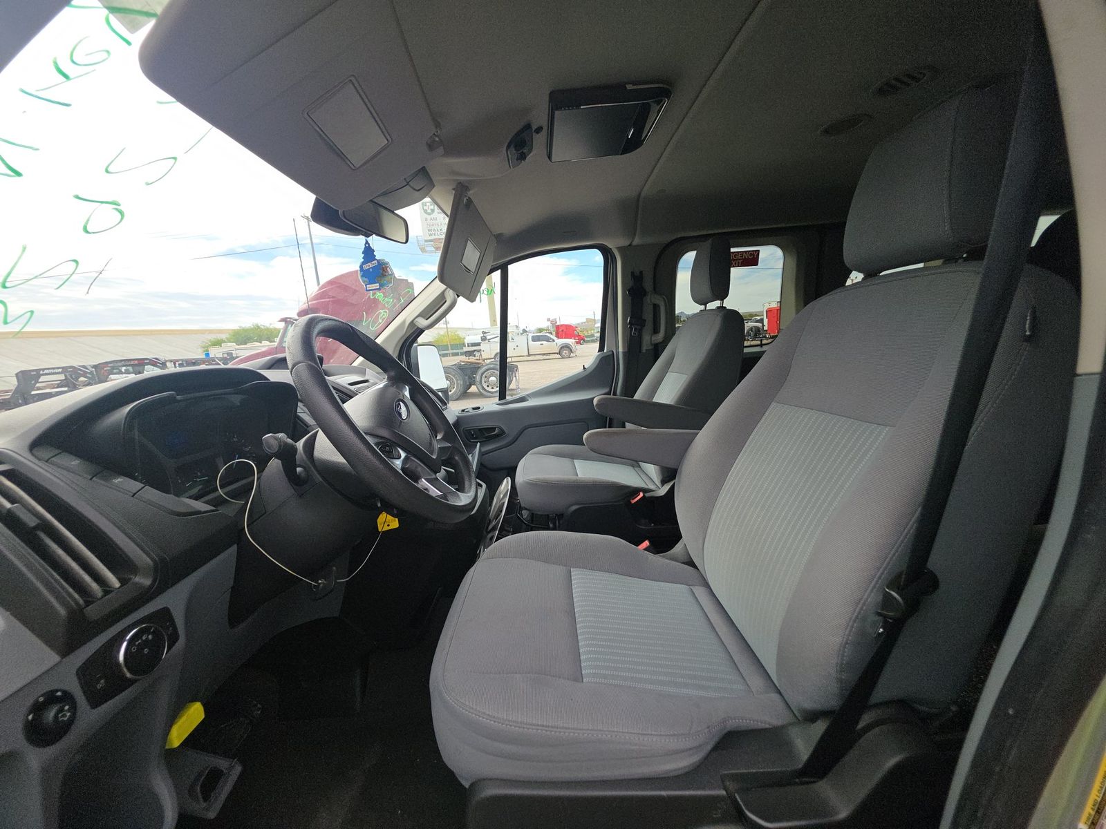 FORD TRANSIT 150 - 8