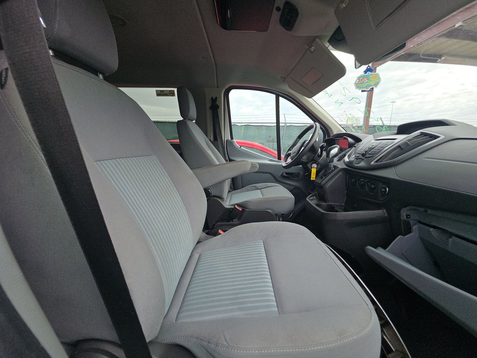 FORD TRANSIT 150 - 9