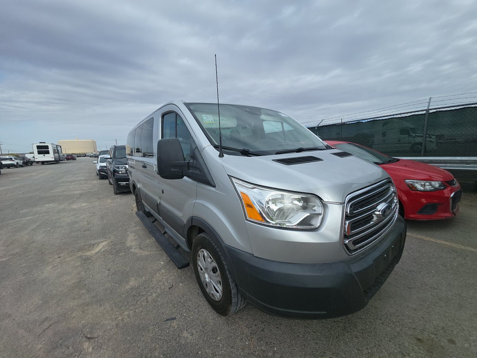 FORD TRANSIT 150 - 4