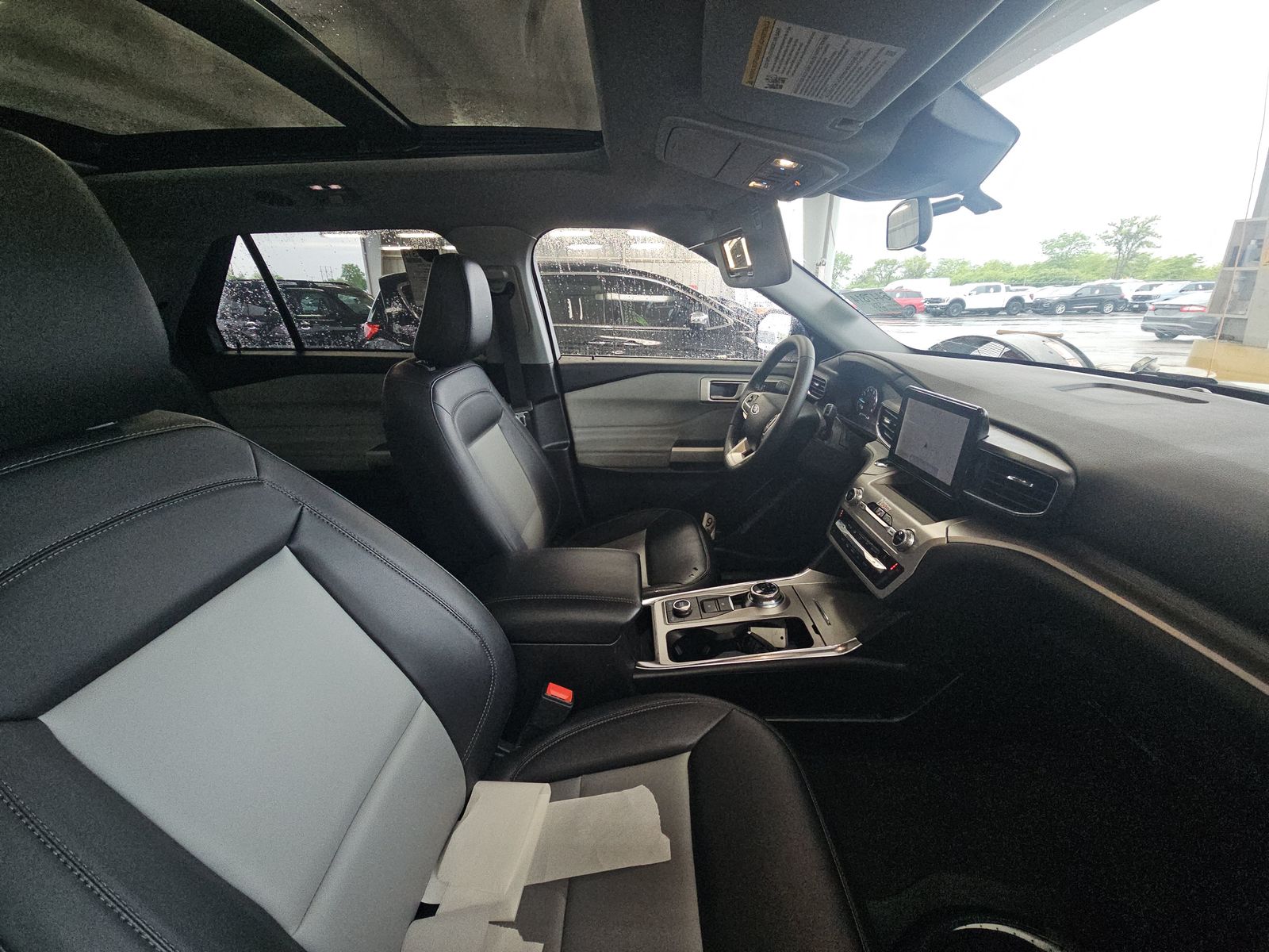 FORD EXPLORER - 9