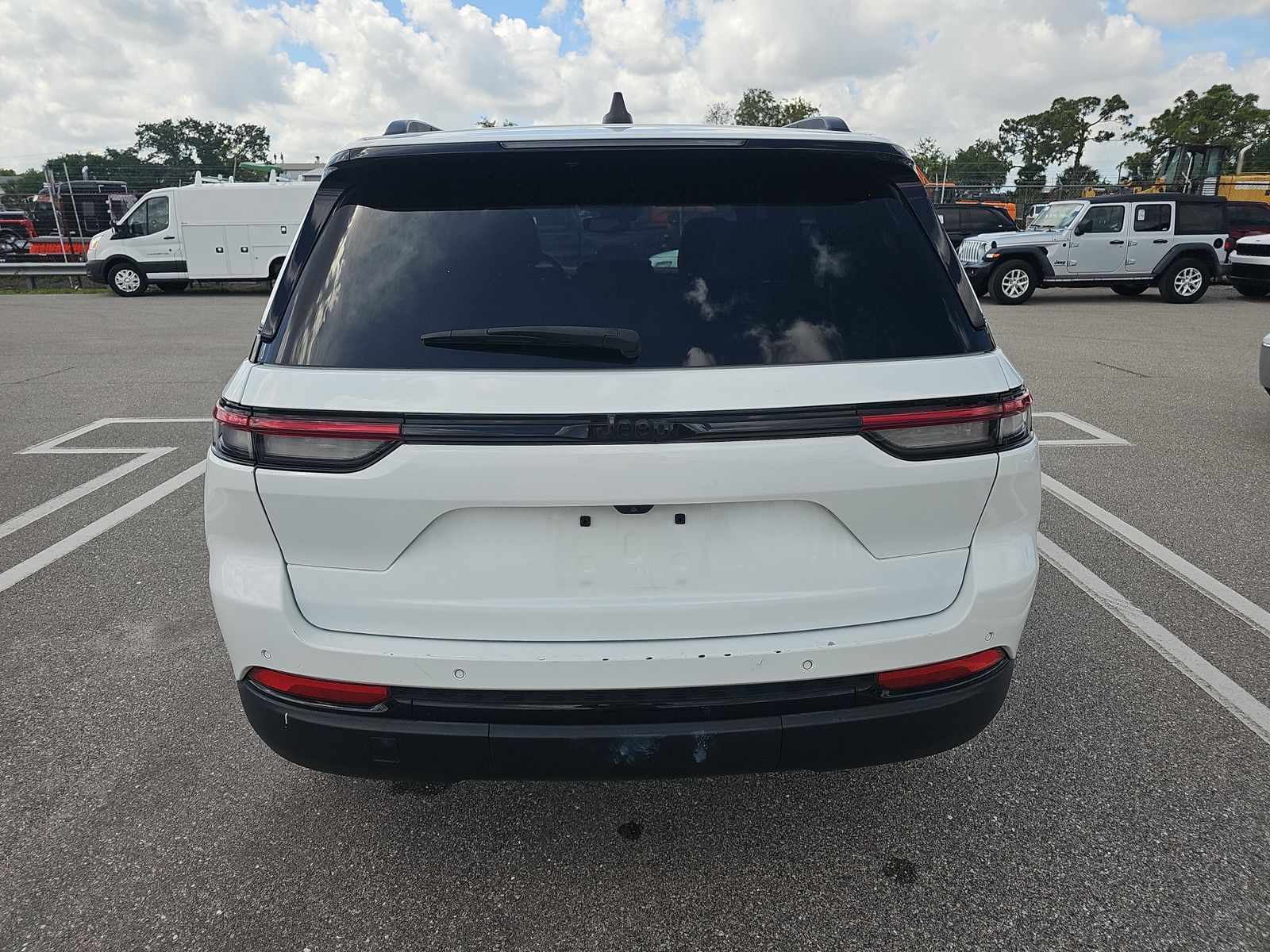 2024 Jeep Grand Cherokee Altitude RWD