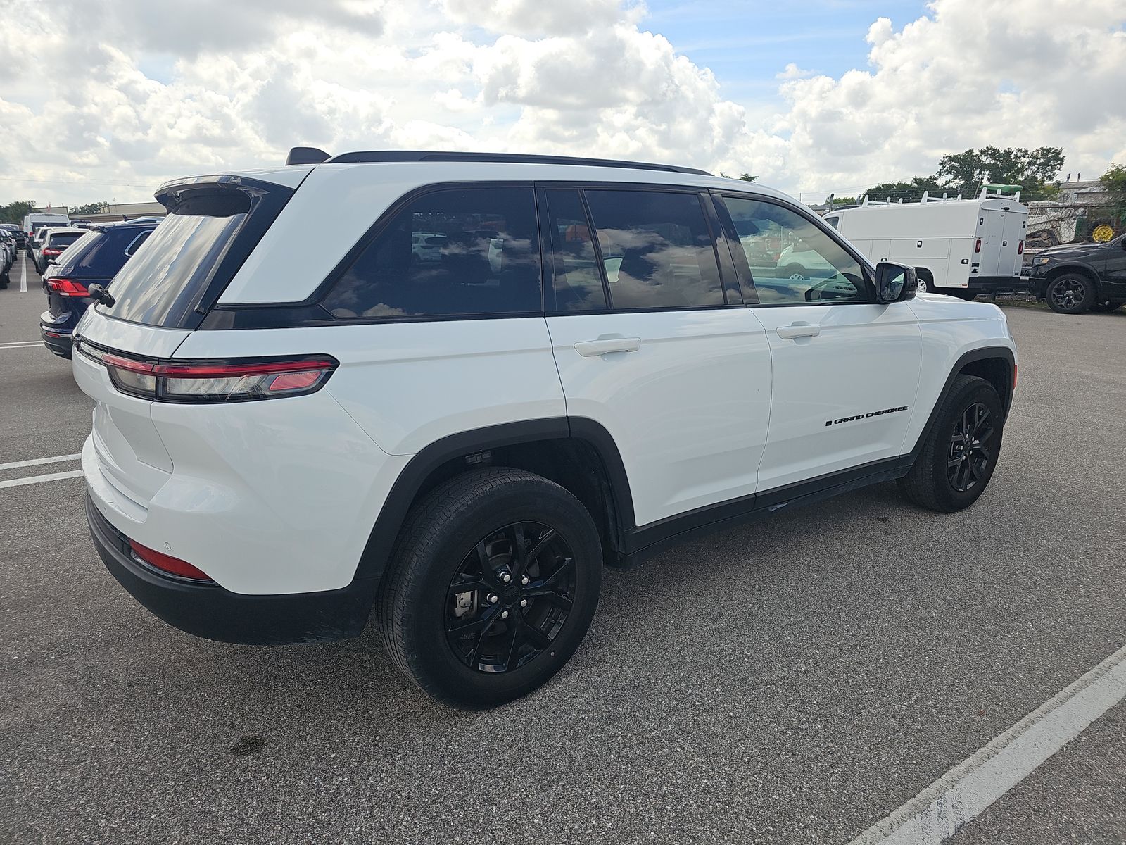 2024 Jeep Grand Cherokee Altitude RWD