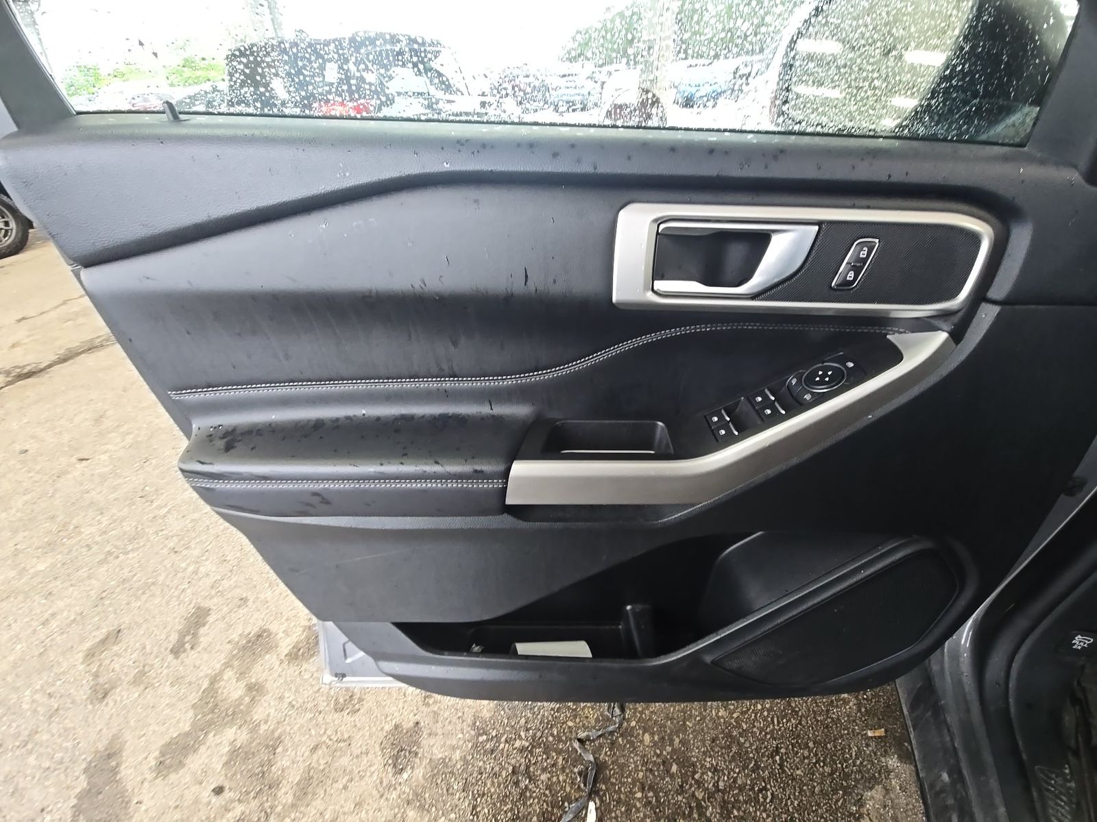 FORD EXPLORER - 10