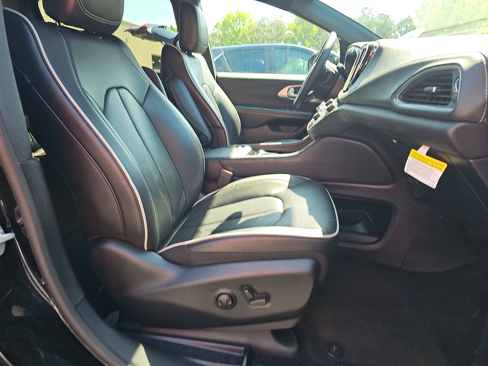 2026 Chrysler Pacifica Limited FWD