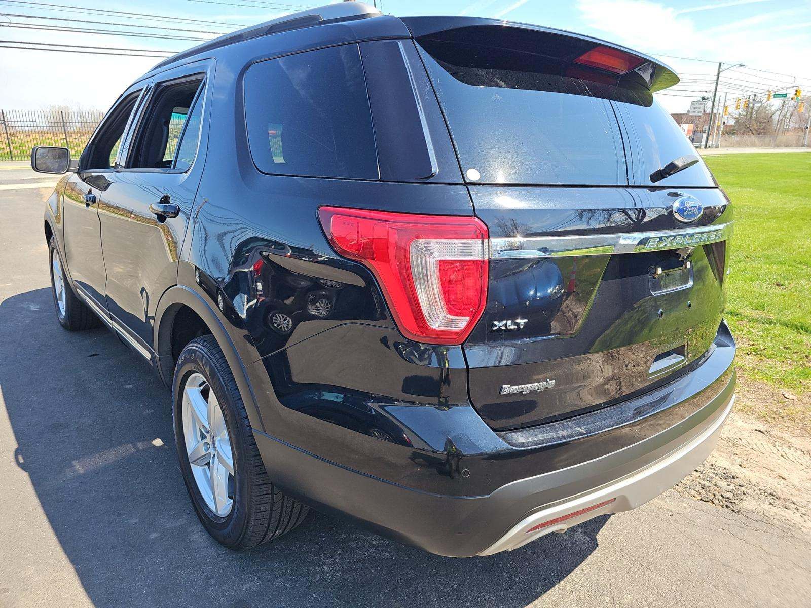 FORD EXPLORER - 4