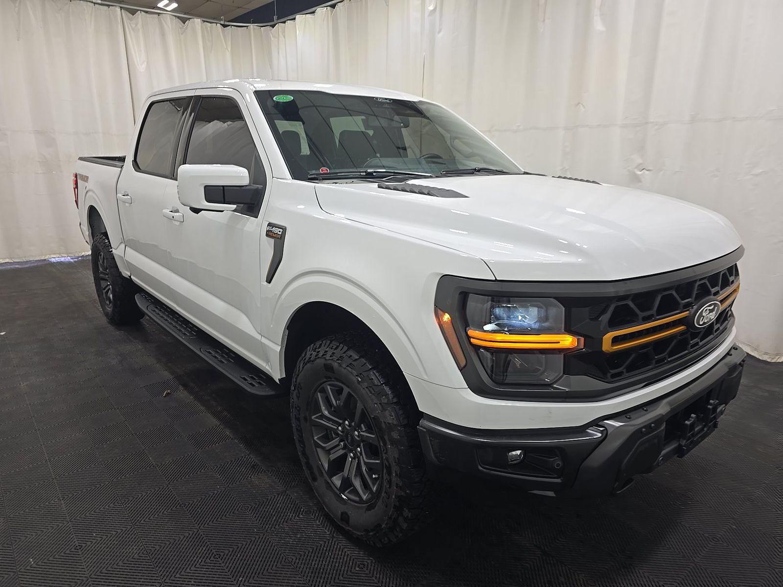 FORD F-150 - 4