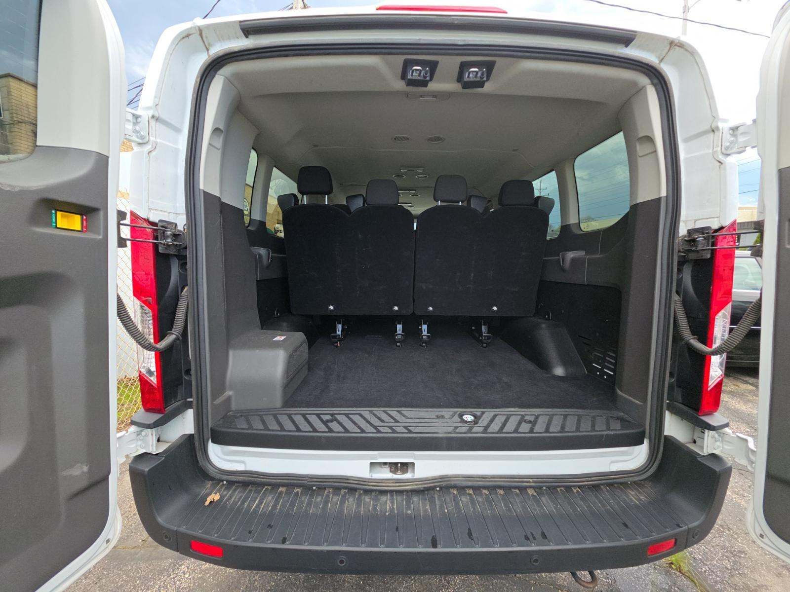 FORD TRANSIT 350 - 10