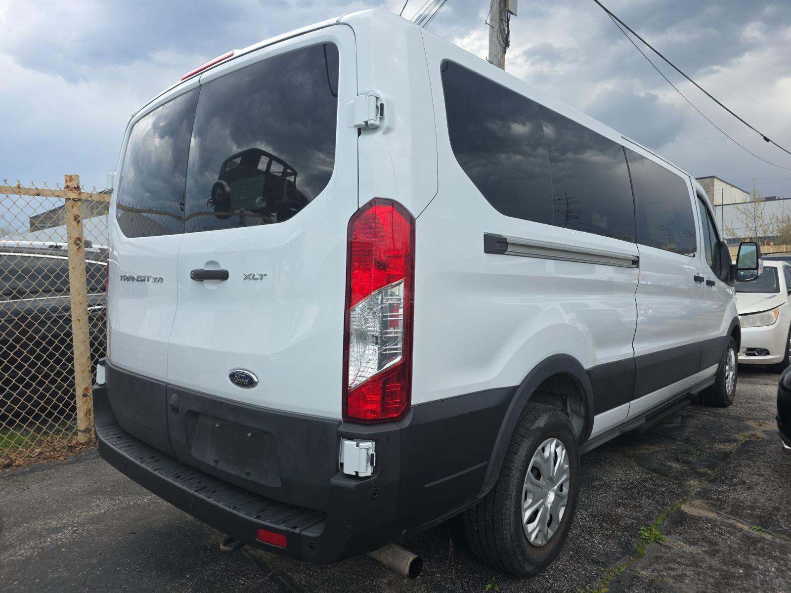 FORD TRANSIT 350 - 3