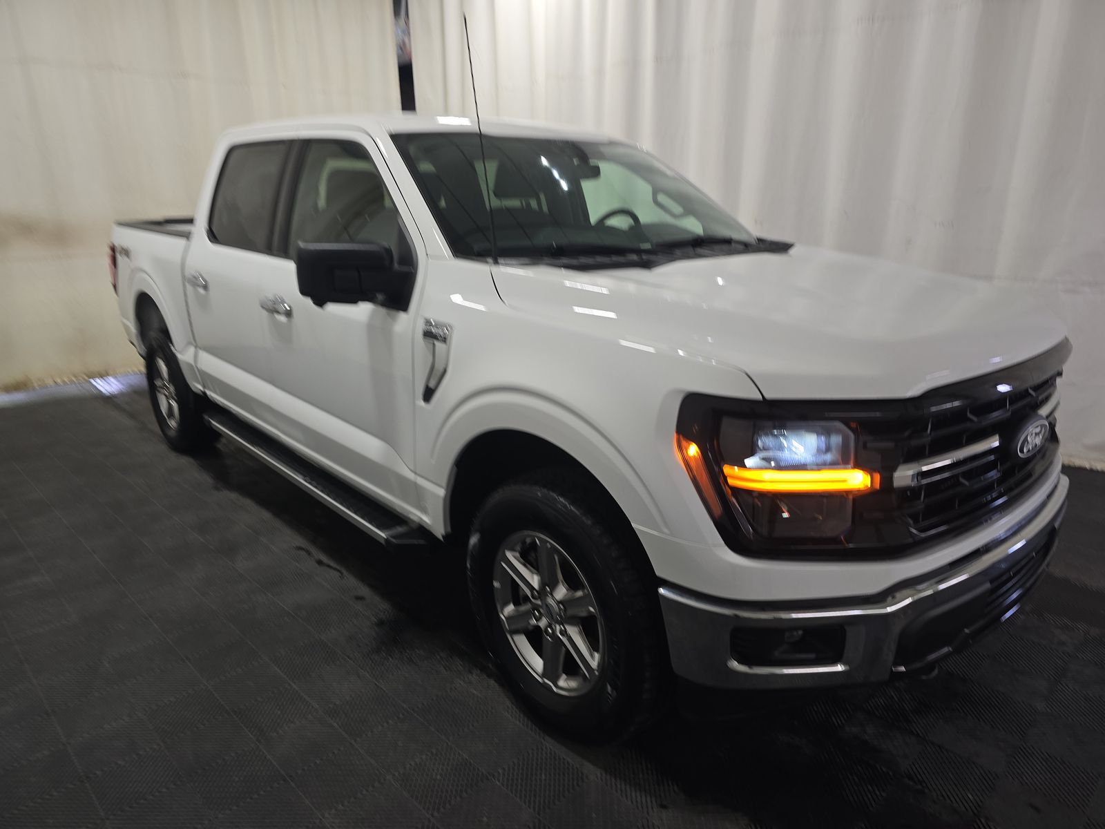 FORD F-150 - 4