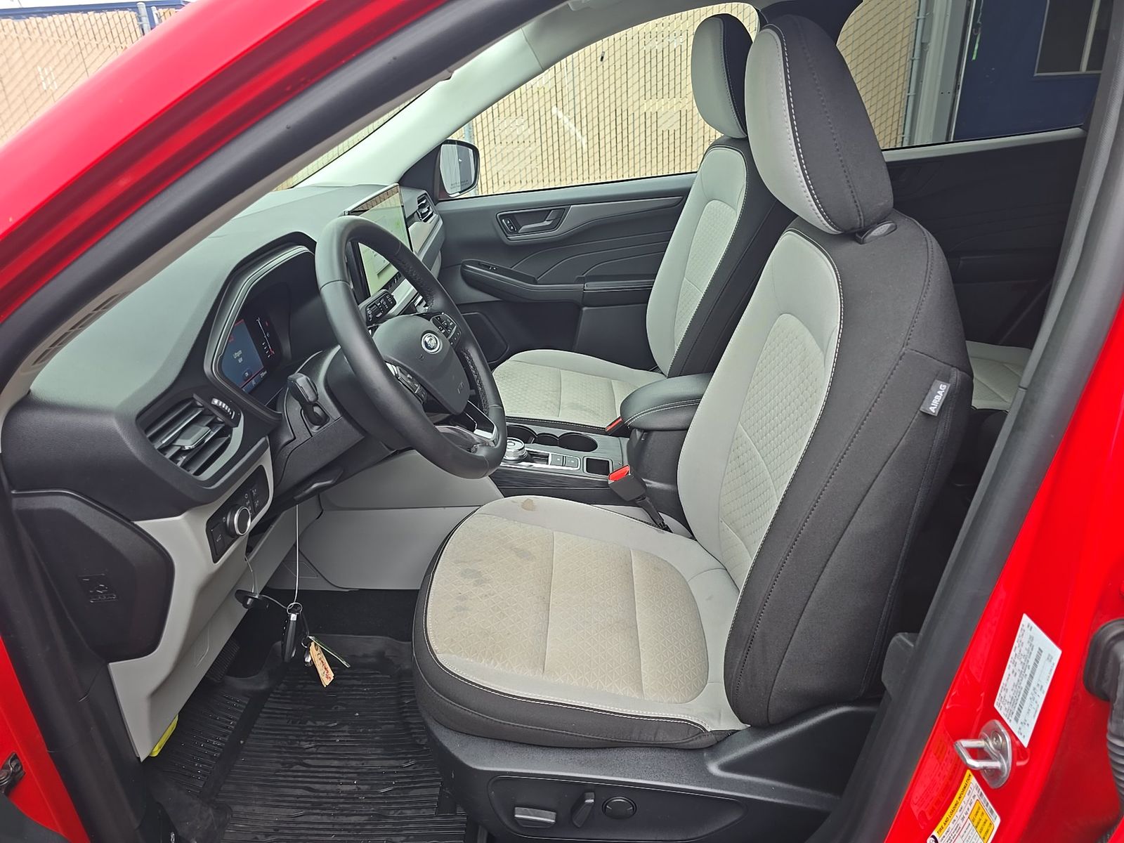 FORD ESCAPE - 8