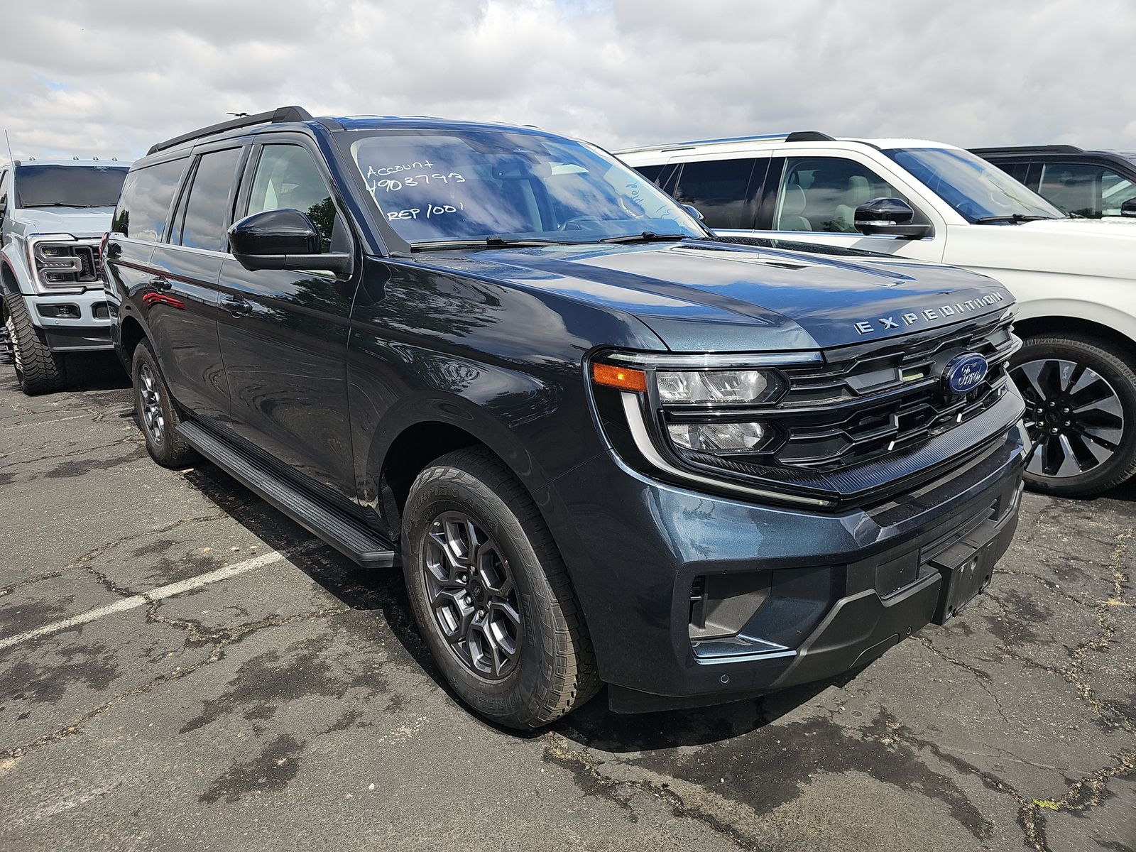 FORD EXPEDITION MAX - 4