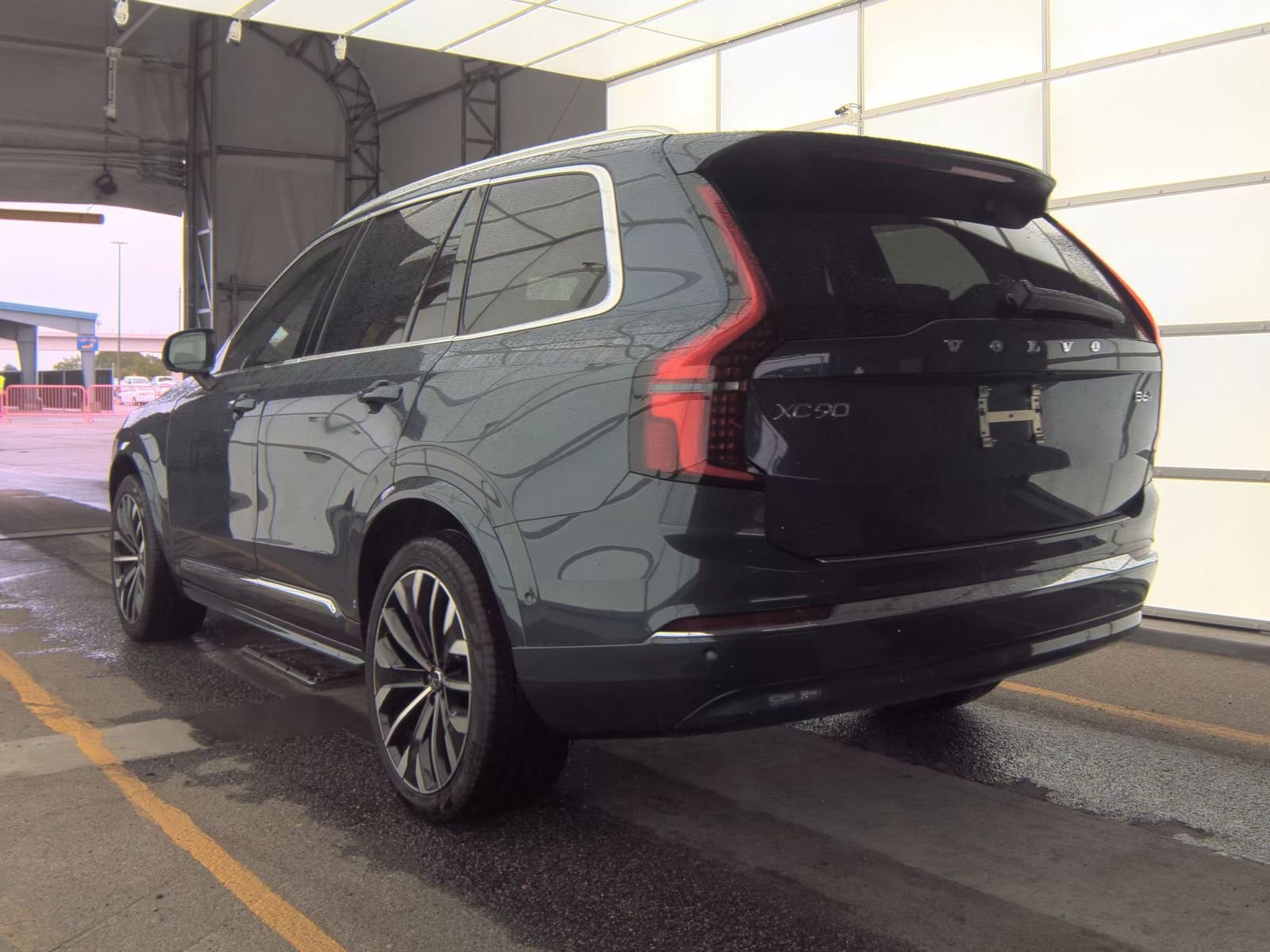 2026 Volvo XC90 B6 Plus FWD