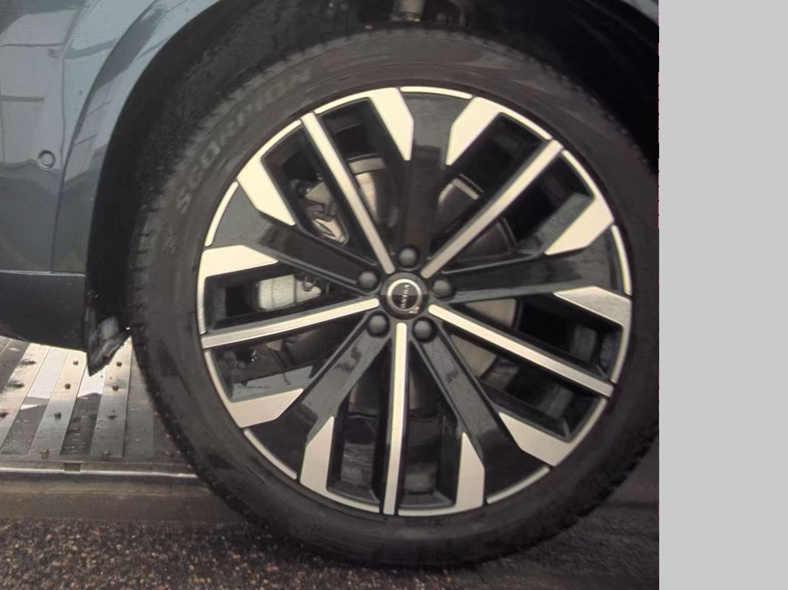 2026 Volvo XC90 B6 Plus FWD