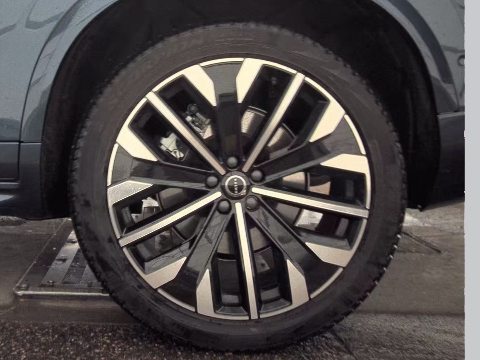 2026 Volvo XC90 B6 Plus FWD