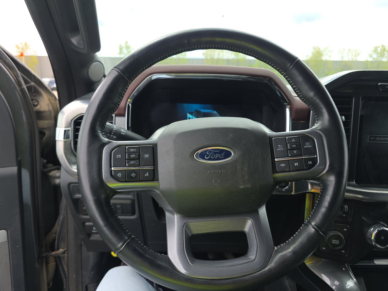 2023 Ford F-150 Lariat AWD