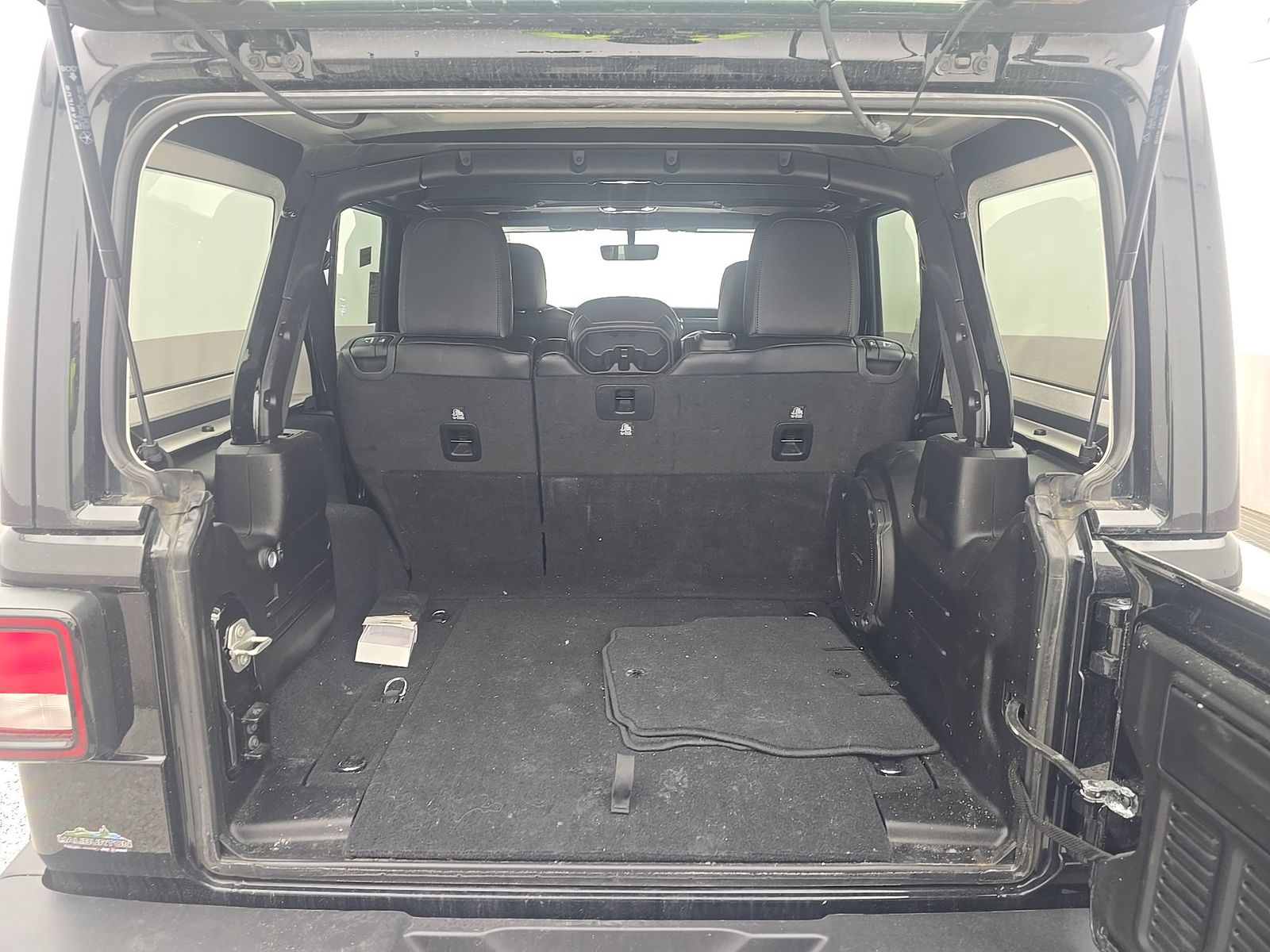 2023 Jeep Wrangler Sahara Altitude AWD