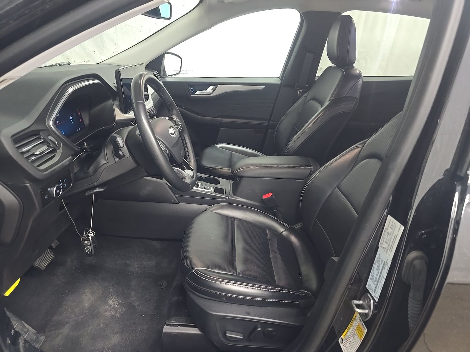 FORD ESCAPE - 8