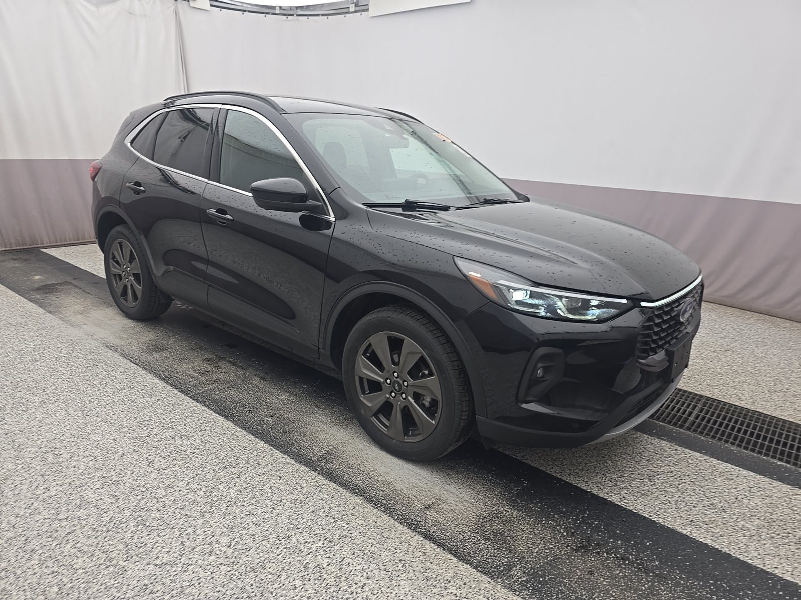 FORD ESCAPE - 4
