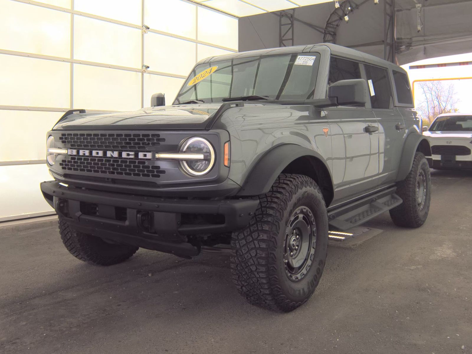 FORD BRONCO - 1