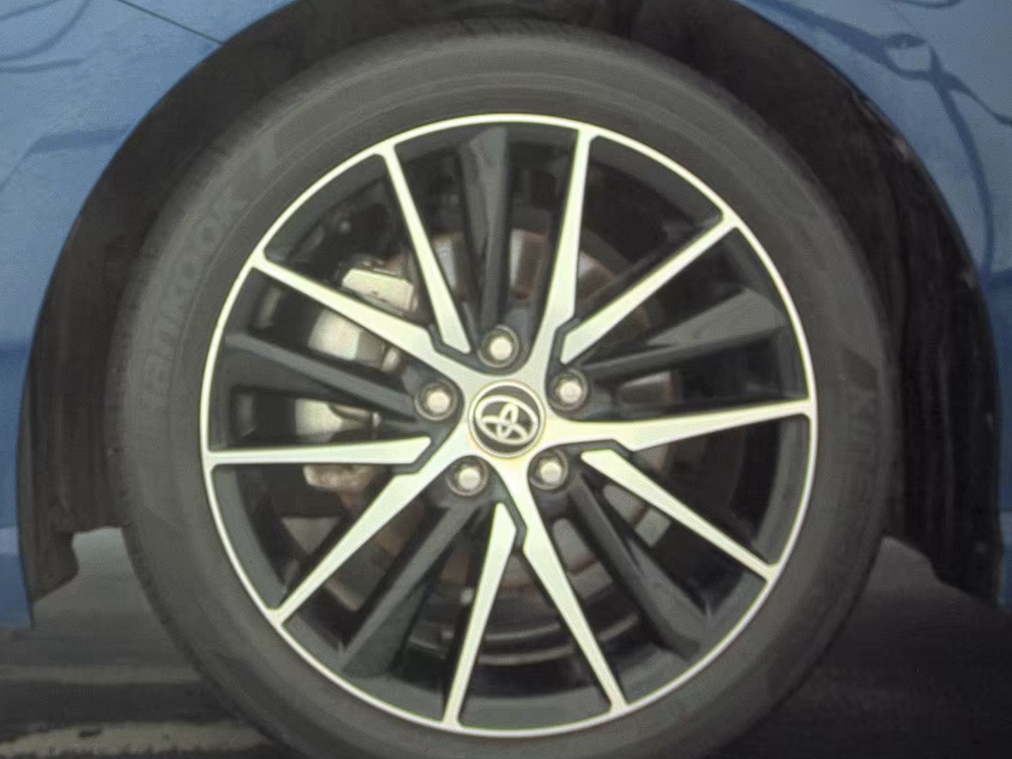 TOYOTA CAMRY - 10