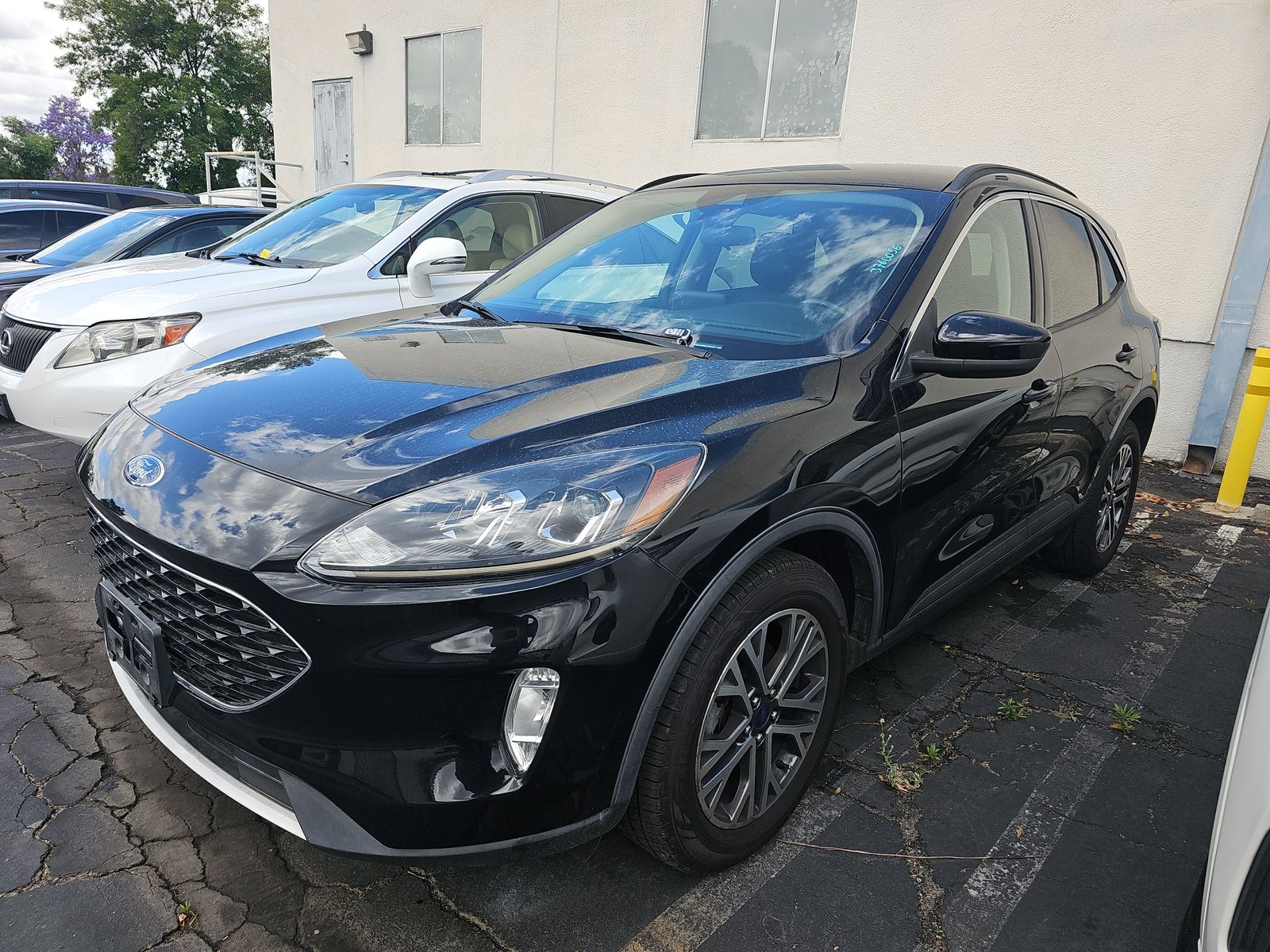 FORD ESCAPE - 1