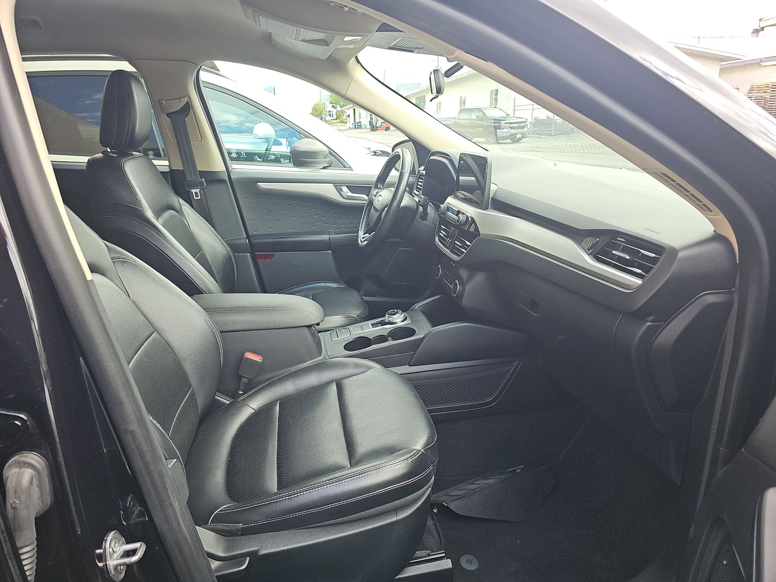 FORD ESCAPE - 9