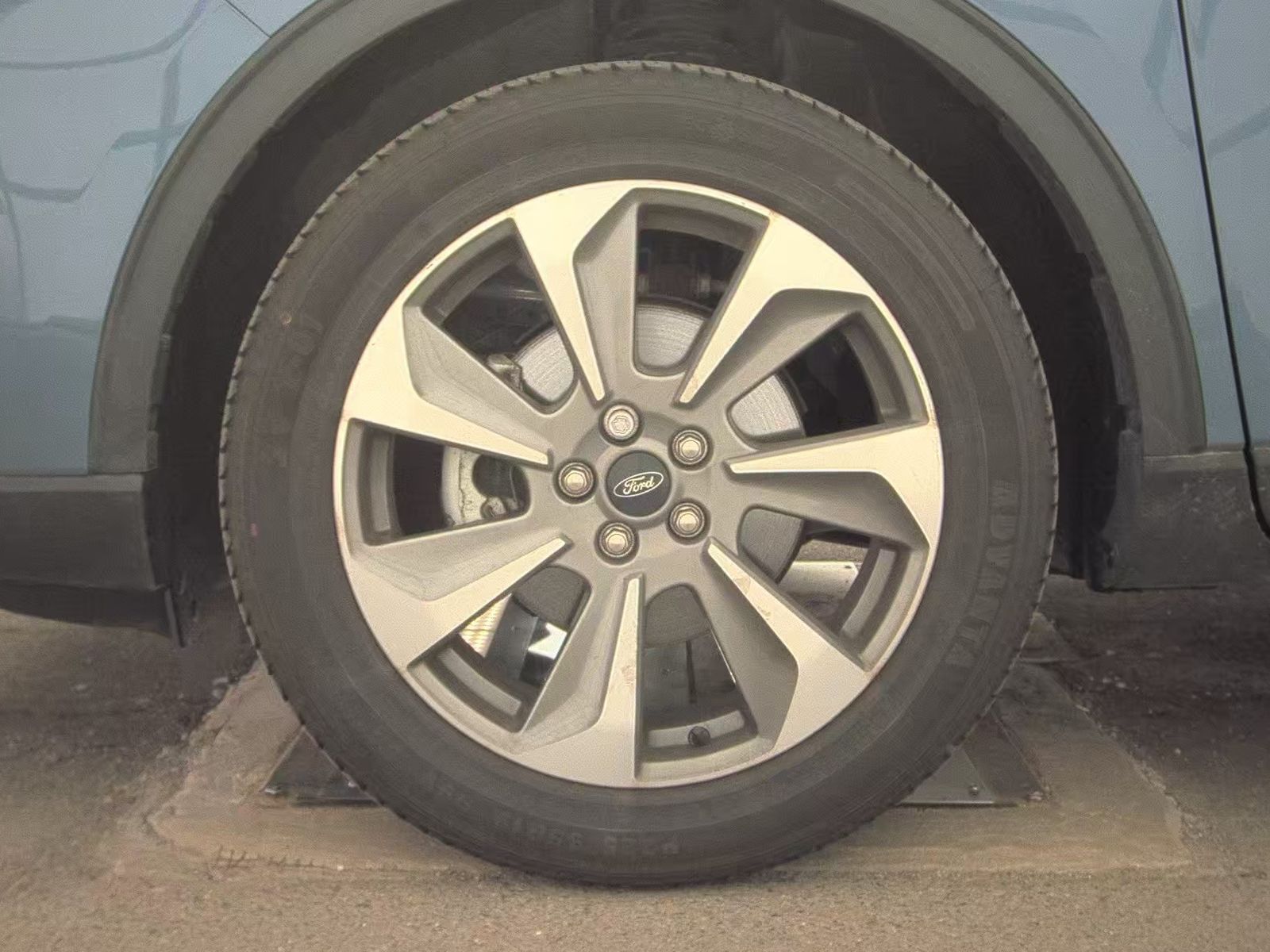 FORD ESCAPE - 10