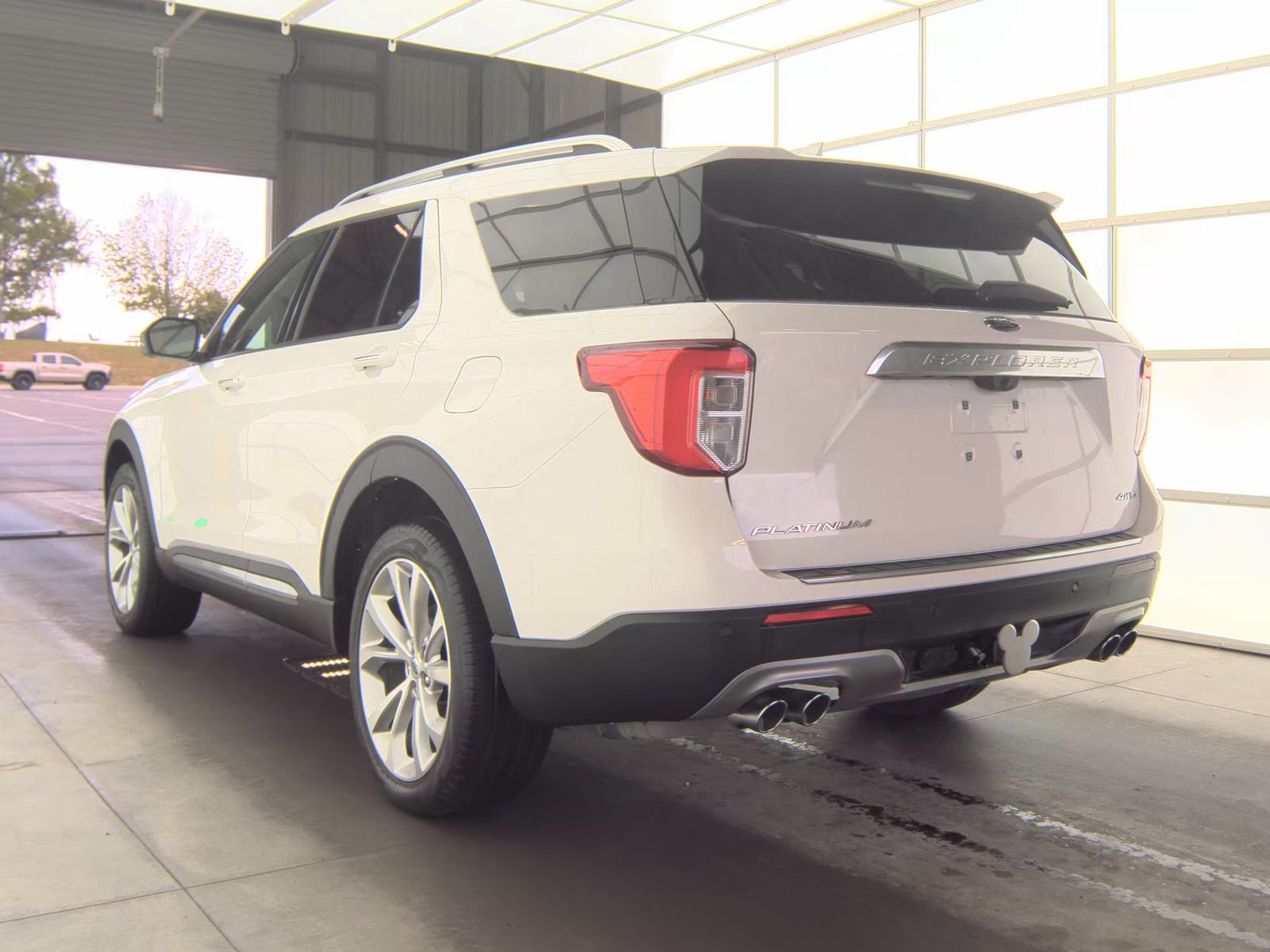 FORD EXPLORER - 9