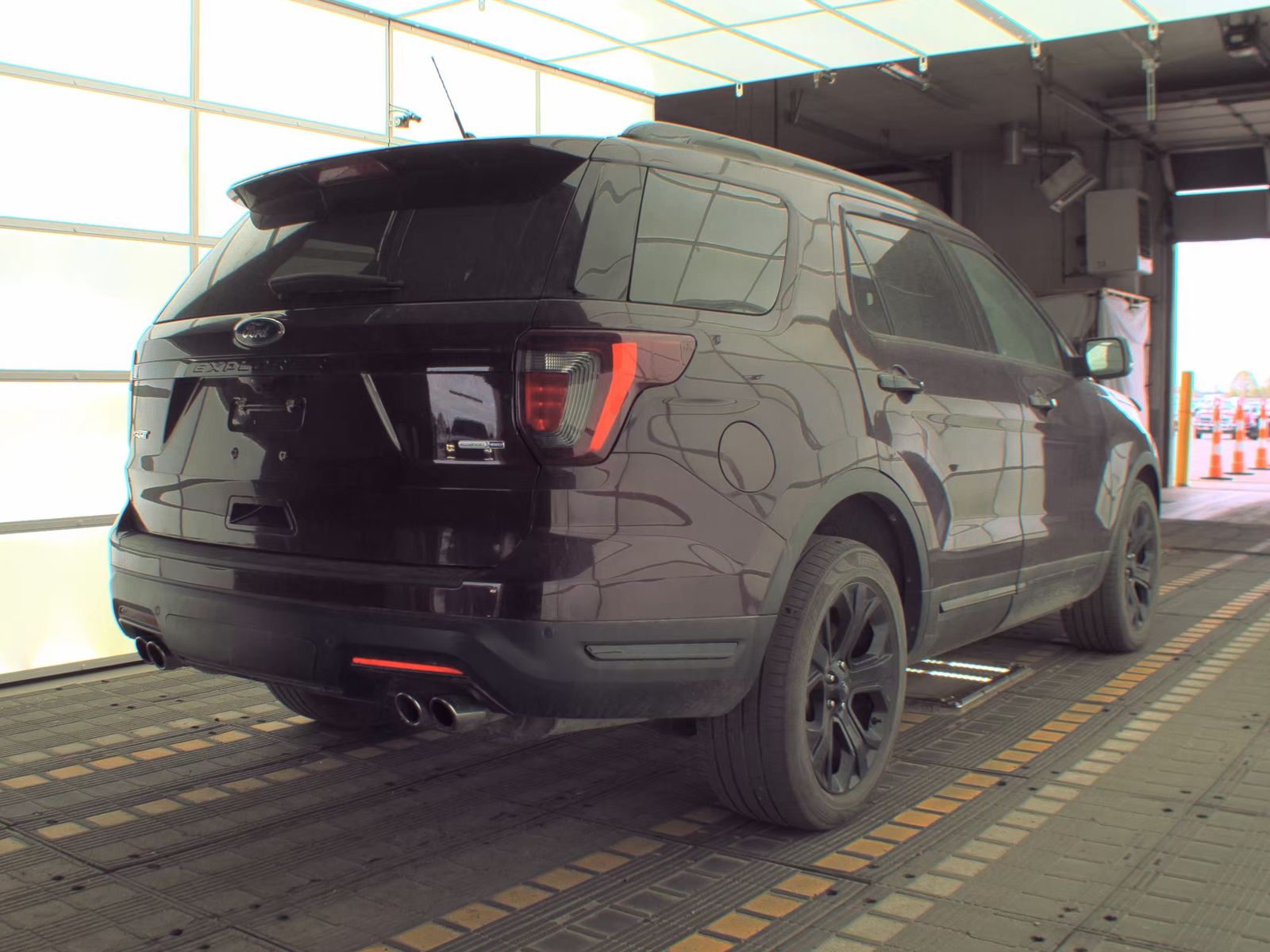 FORD EXPLORER - 6