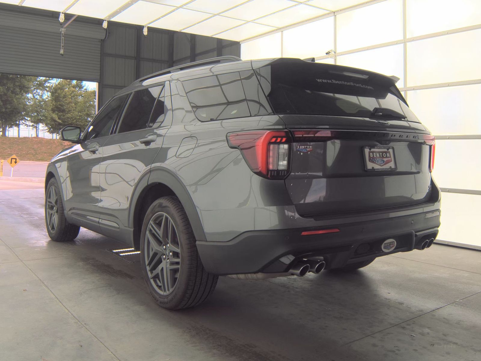 FORD EXPLORER - 9