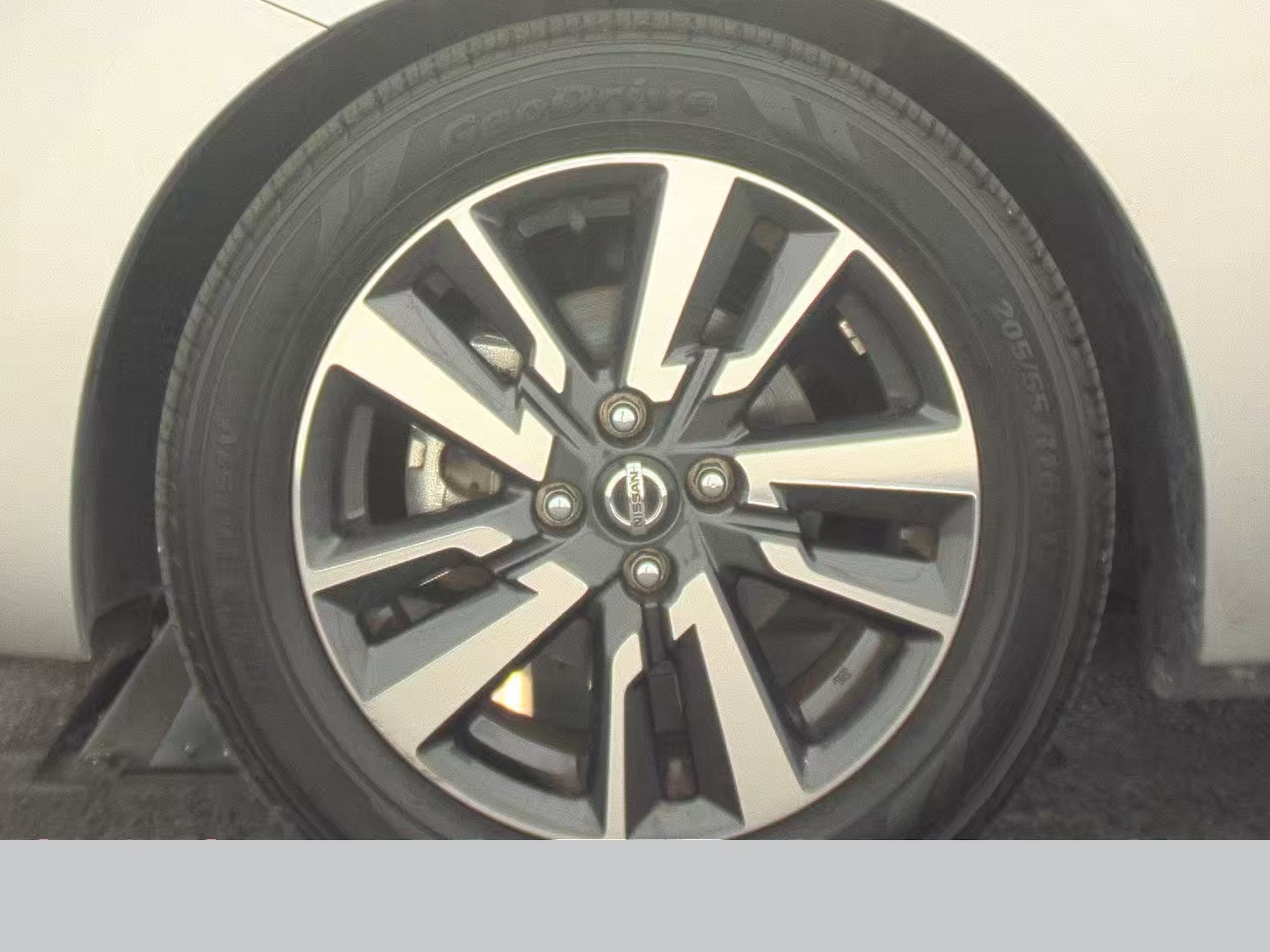 NISSAN VERSA - 10