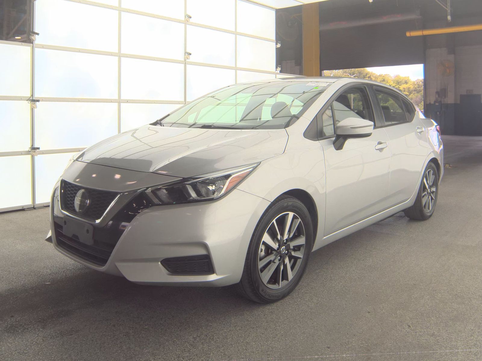 NISSAN VERSA - 1