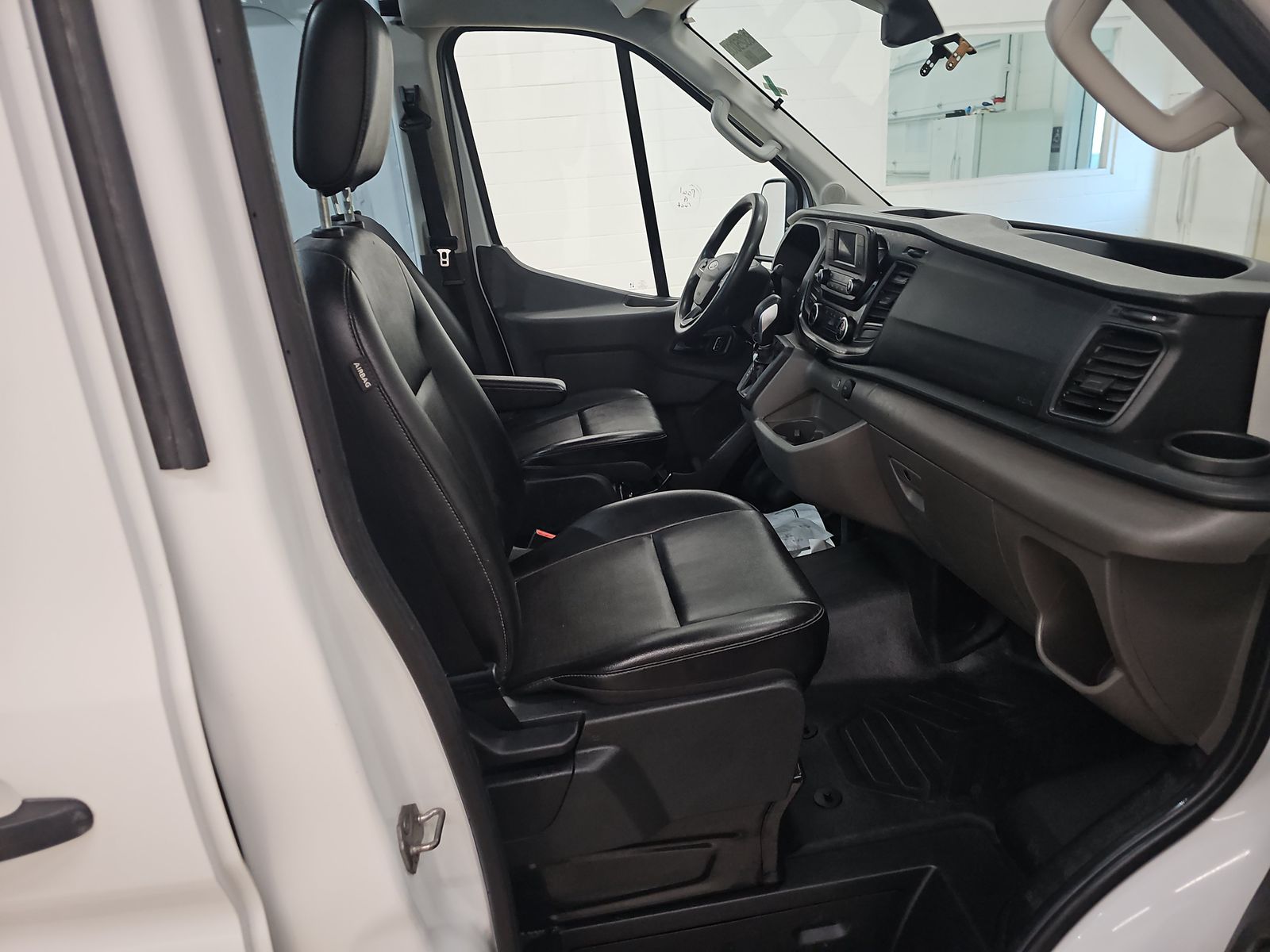 FORD TRANSIT 350 - 9