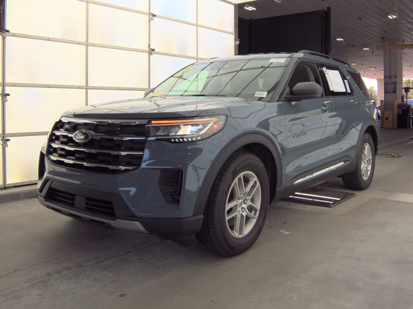 FORD EXPLORER - 1