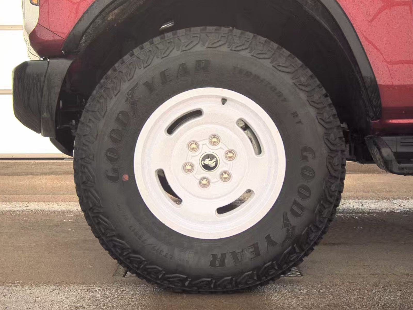 FORD BRONCO - 10