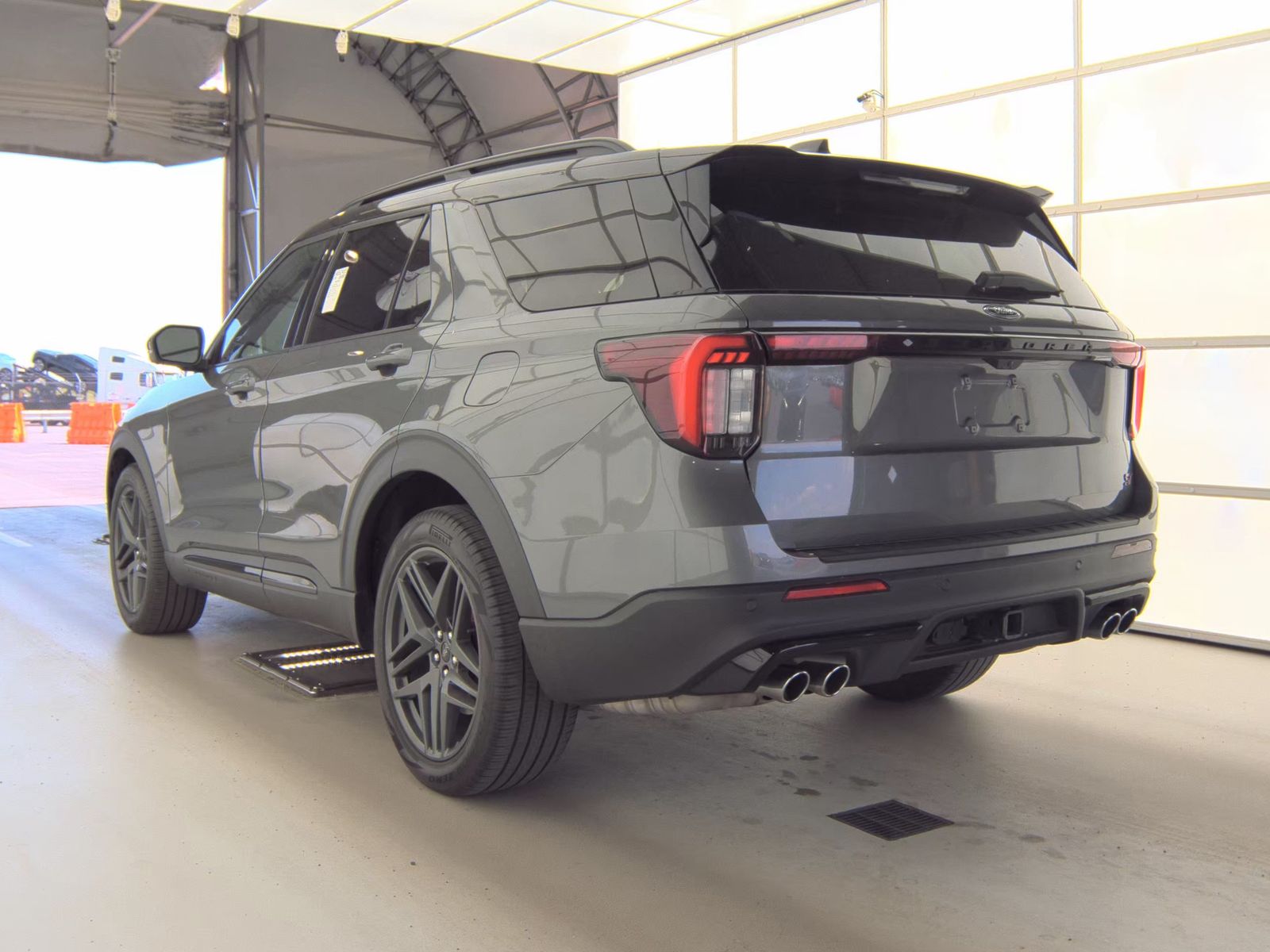 FORD EXPLORER - 9