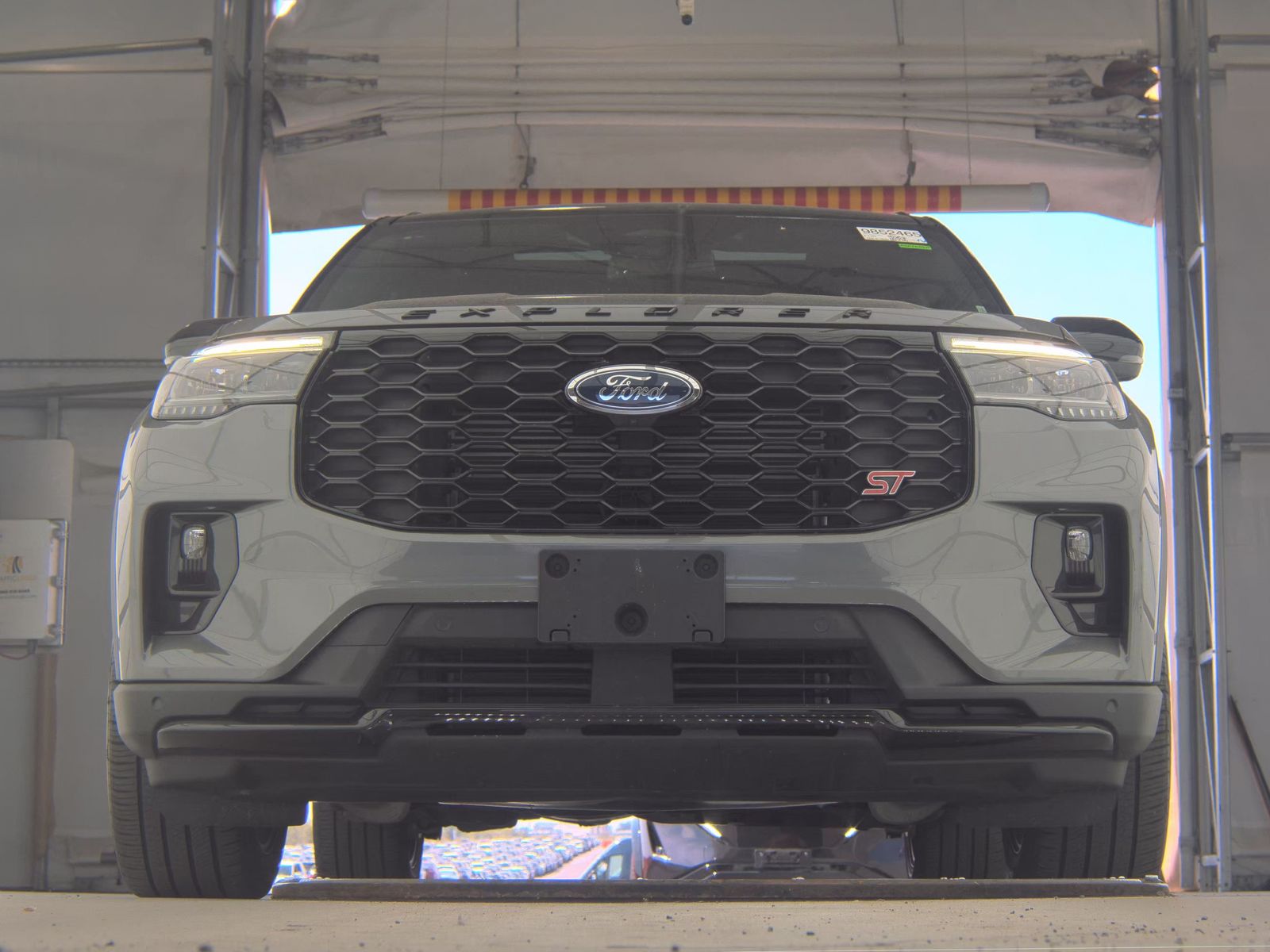FORD EXPLORER - 4