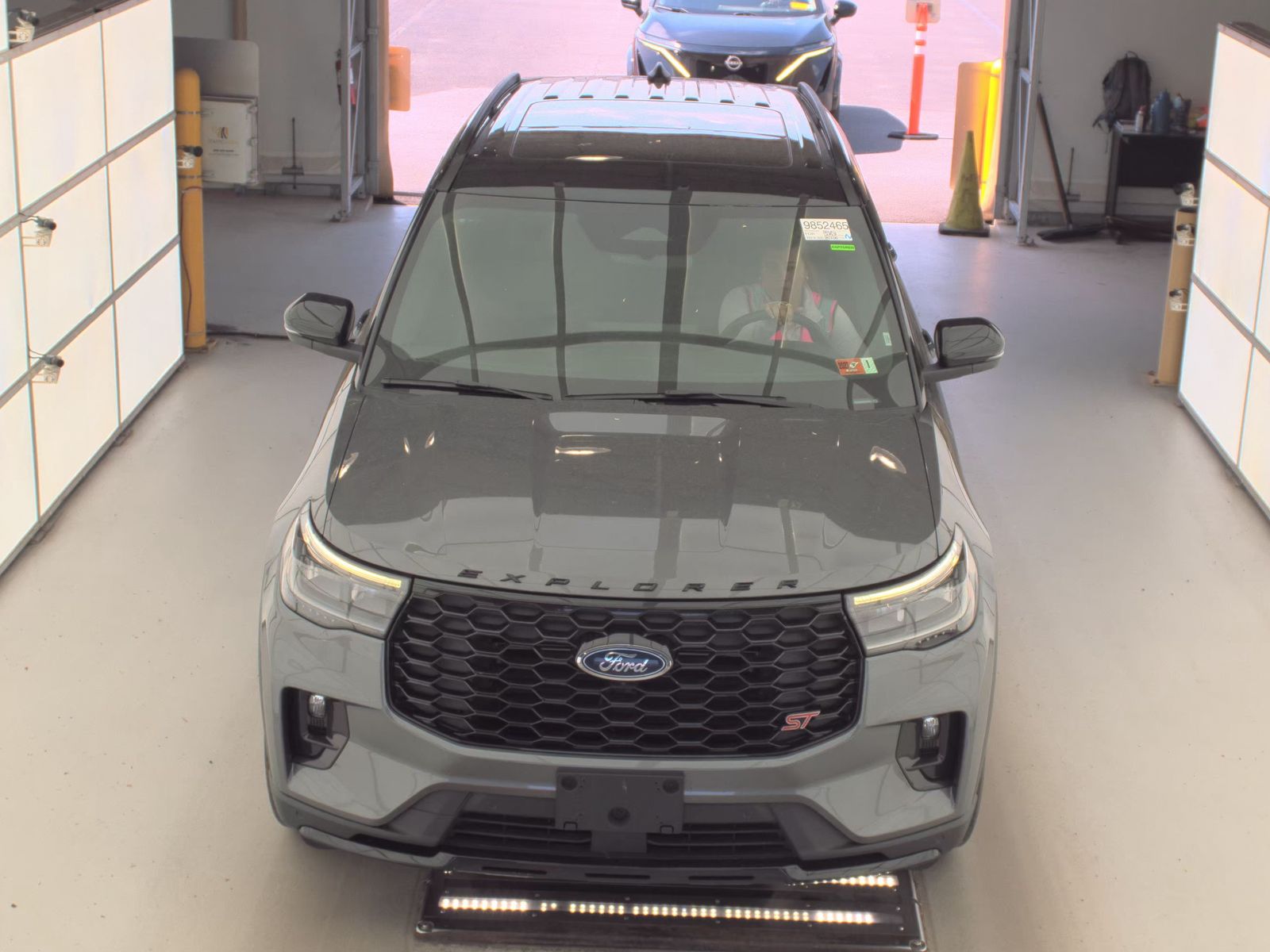 FORD EXPLORER - 3