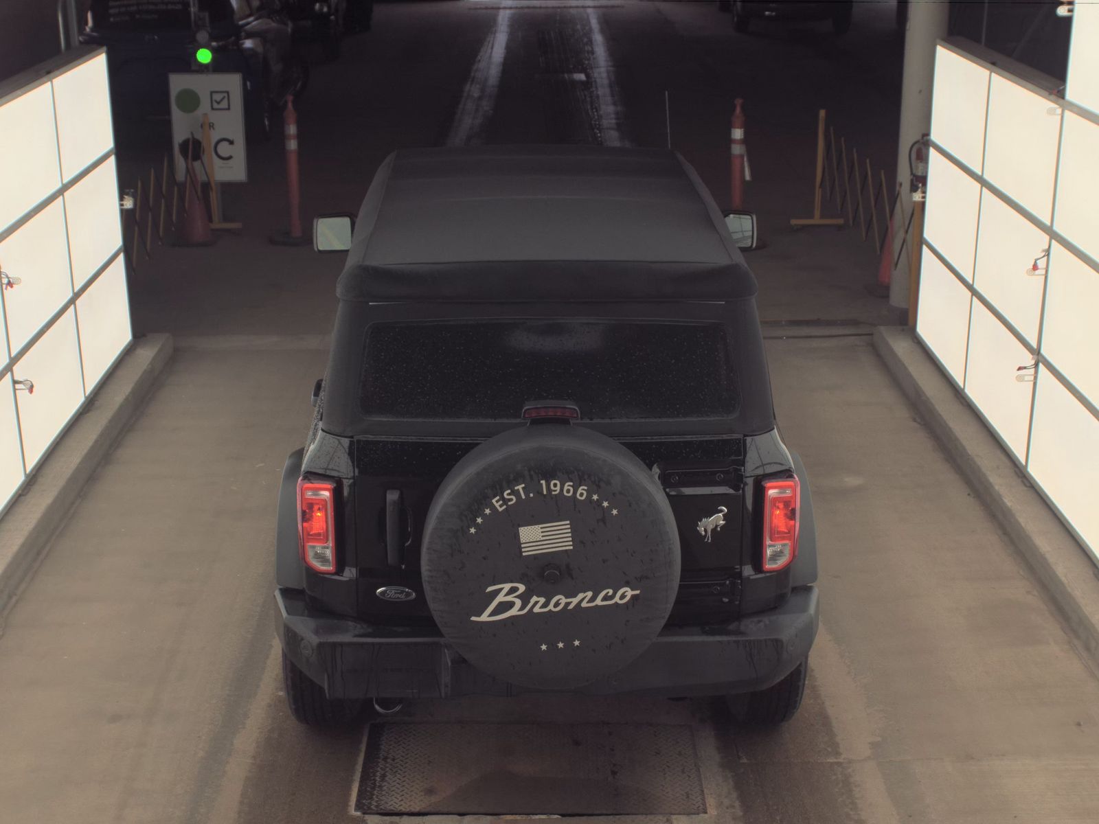 FORD BRONCO - 7