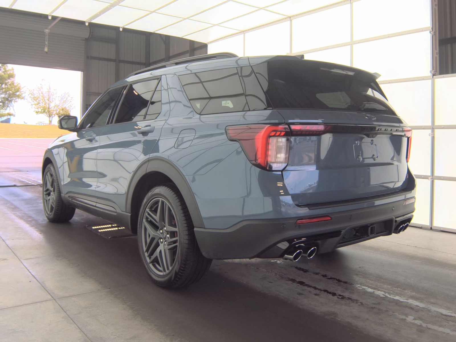 FORD EXPLORER - 9
