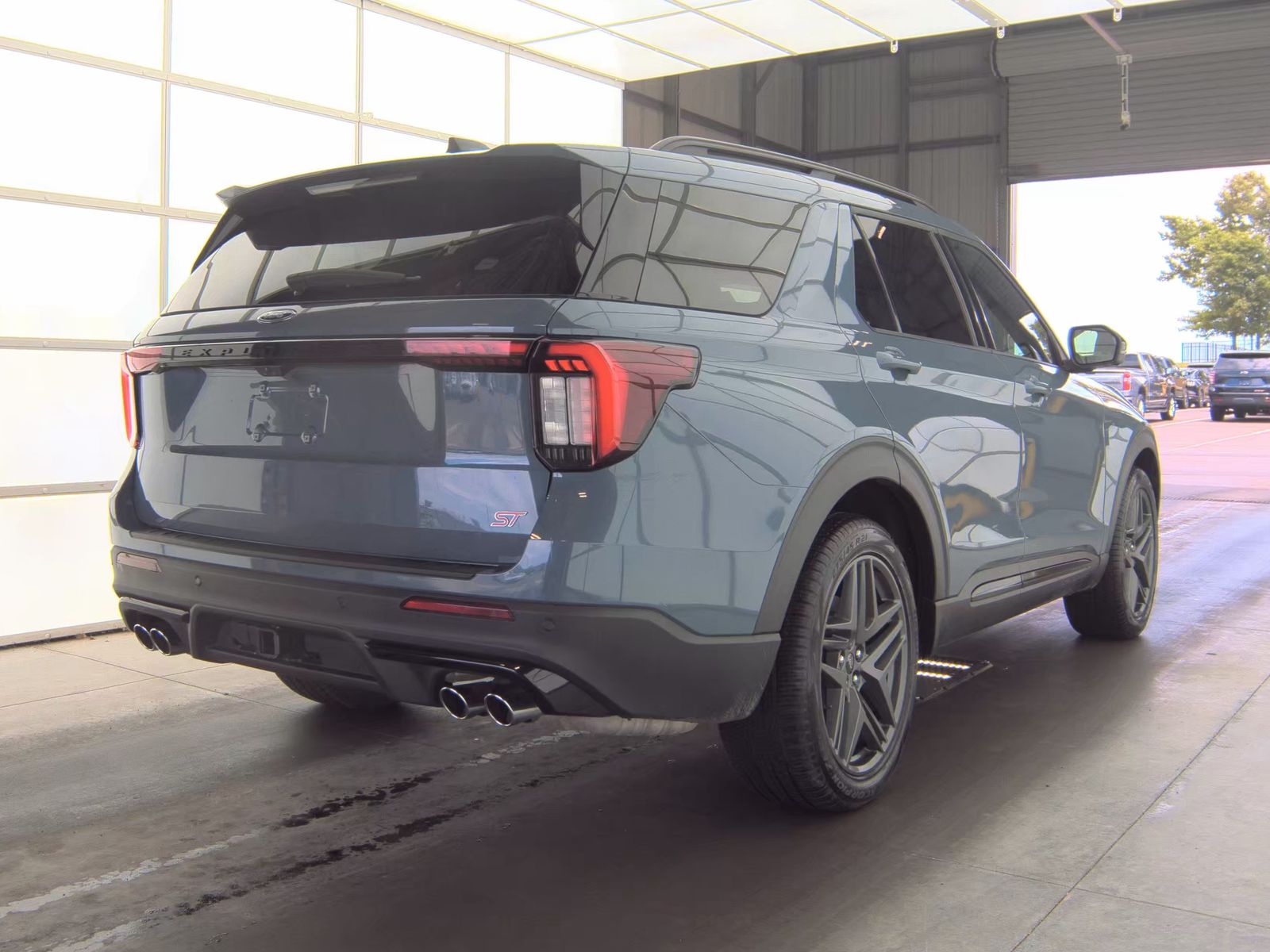 FORD EXPLORER - 6
