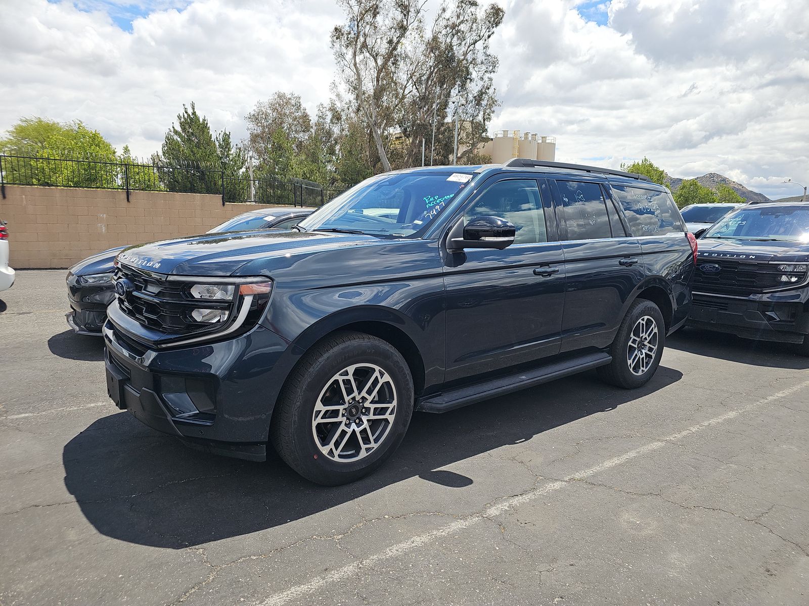 FORD EXPEDITION - 1